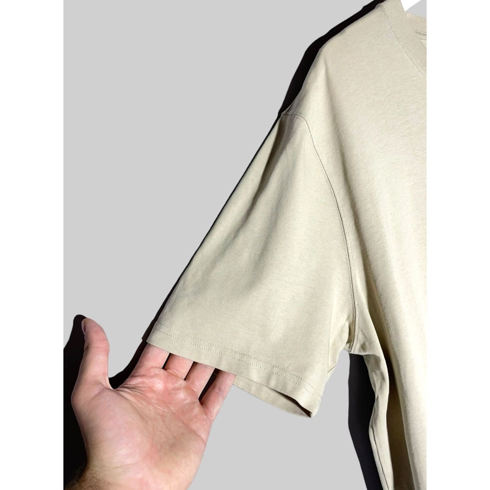 Vintage AMI T-Shirt Men’s Beige Crew Neck Short Sleeve L Cotton Logo Size US L / EU 52-54 / 3 - 5 Thumbnail