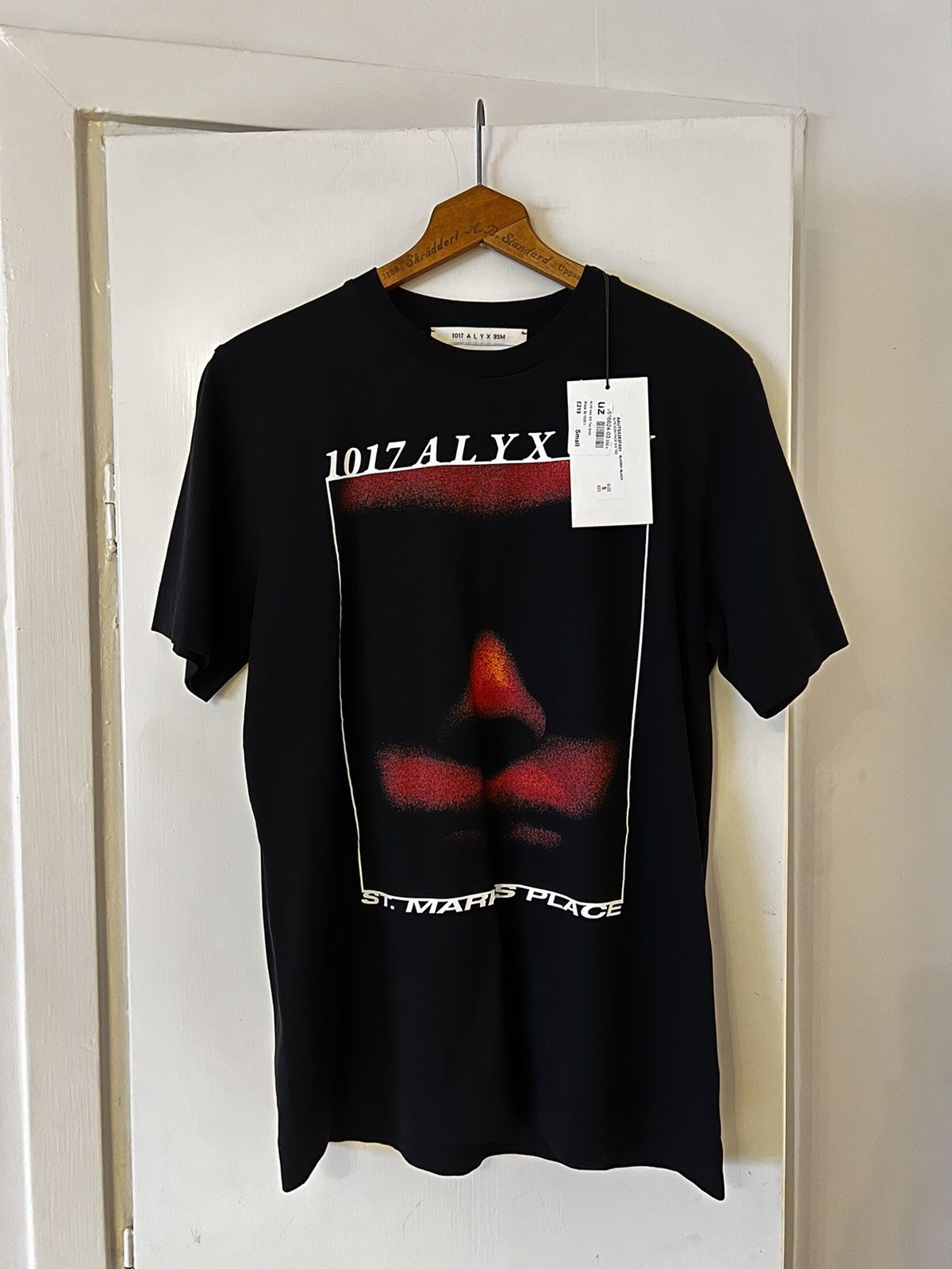 1017 ALYX 9SM Icon Face T-shirt Size US S / EU 44-46 / 1 - 1 Thumbnail
