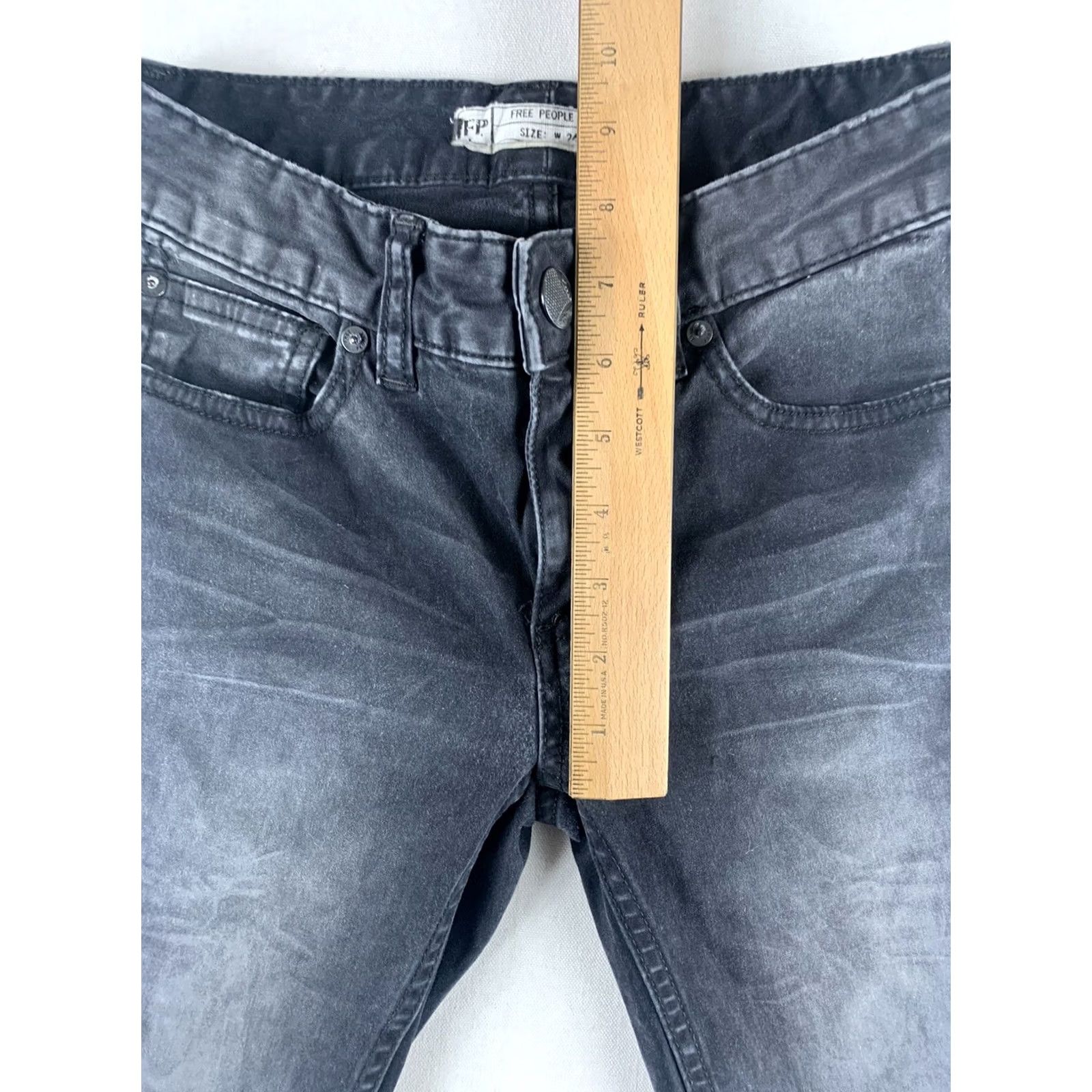 Free People FREE PEOPLE SKINNY JEANS BLACK WOMENS SIZE 24 Size 42" / US 20 - 4 Thumbnail