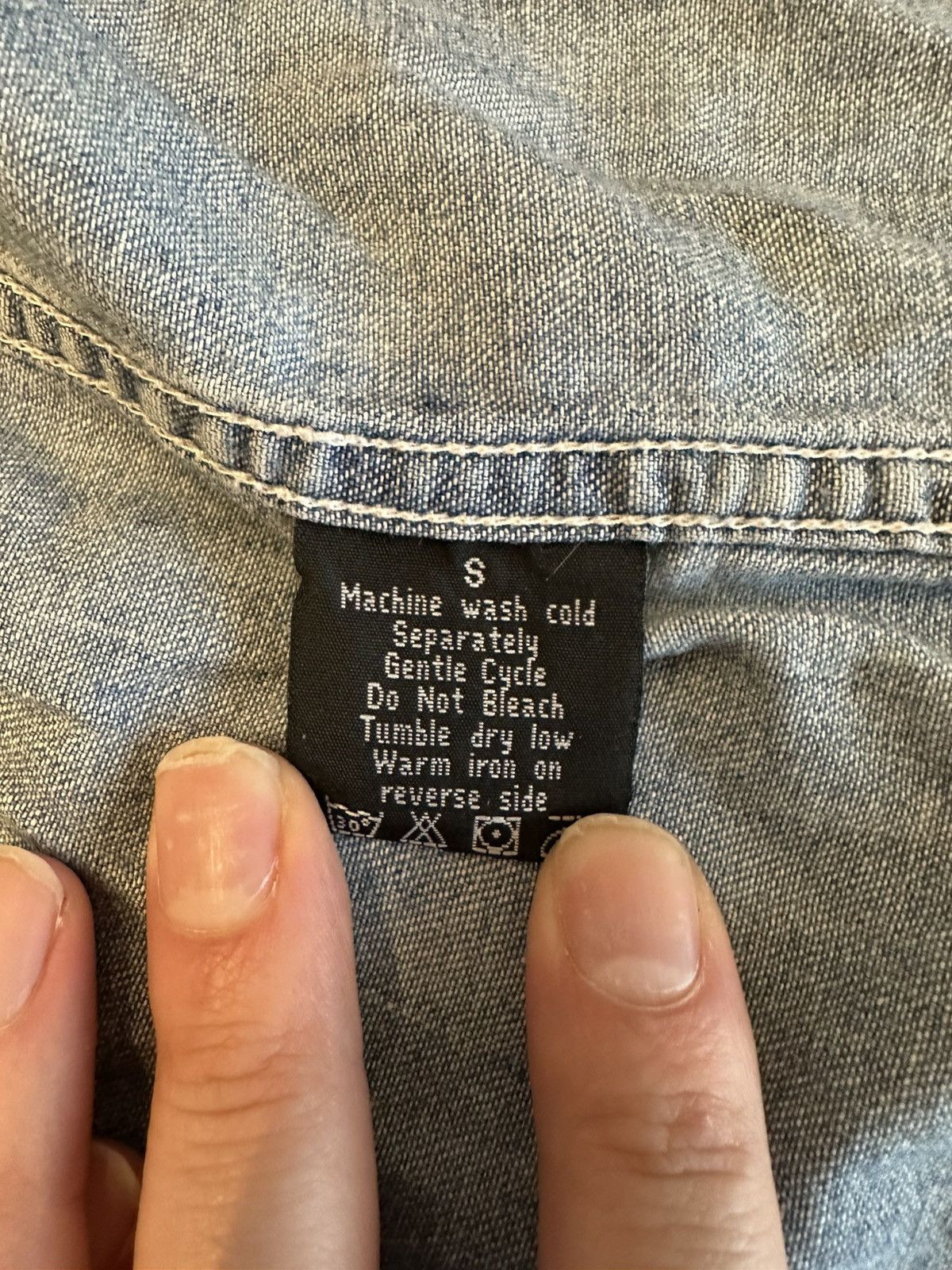 Other Vintage 1995 Looney Tunes Bugs Bunny Denim Button Down-Small Size US S / EU 44-46 / 1 - 7 Thumbnail