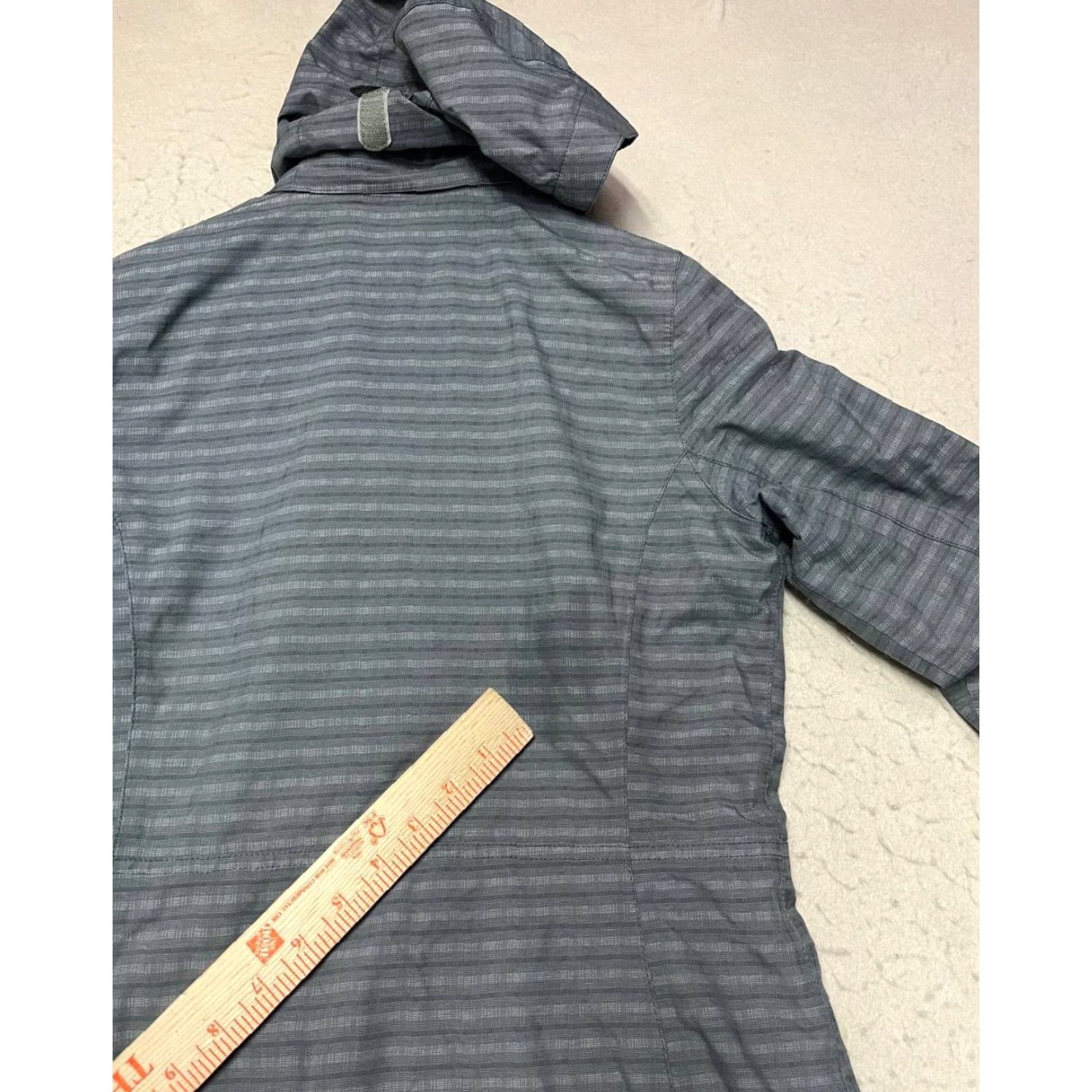 Marmot Marmot Jacket Shirt Women's Small Gray Waterproof Striped Zip Coat Full Zip Raincoat Spring Casual Travel Size S / US 4 / IT 40 - 6 Thumbnail