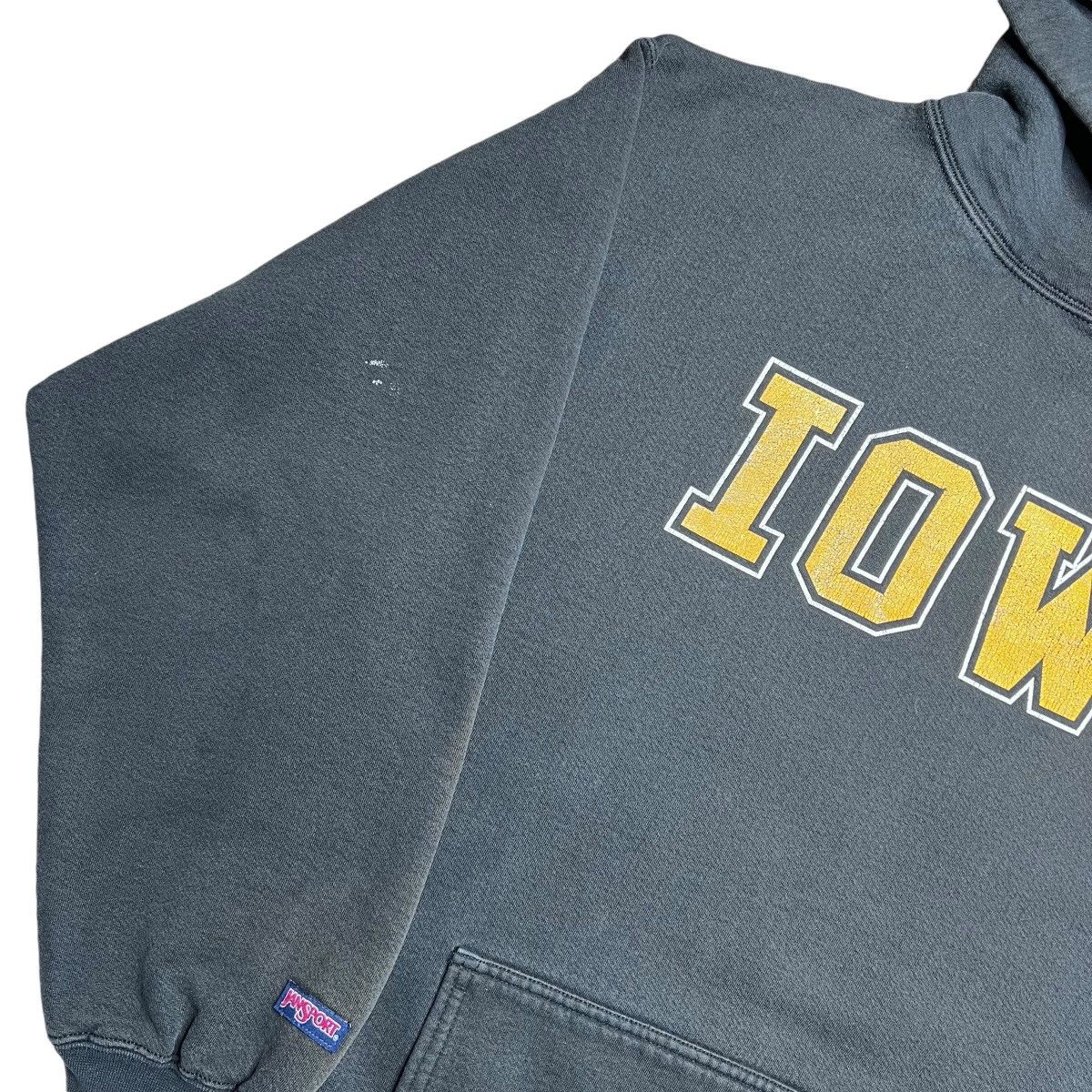Jansport × NCAA × Vintage 1990s NCAA Iowa Hawkeyes Spell Out Pullover Jansport Hoodie Size US XL / EU 56 / 4 - 13 Thumbnail