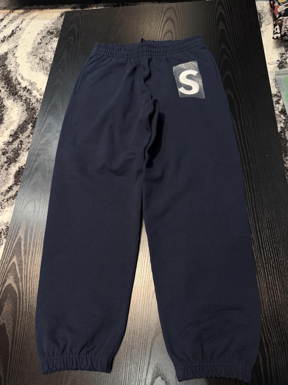 Supreme Supreme S Logo Sweatpants Navy Blue (SS25) Brand New Size M Size US 32 / EU 48 - 7 Thumbnail