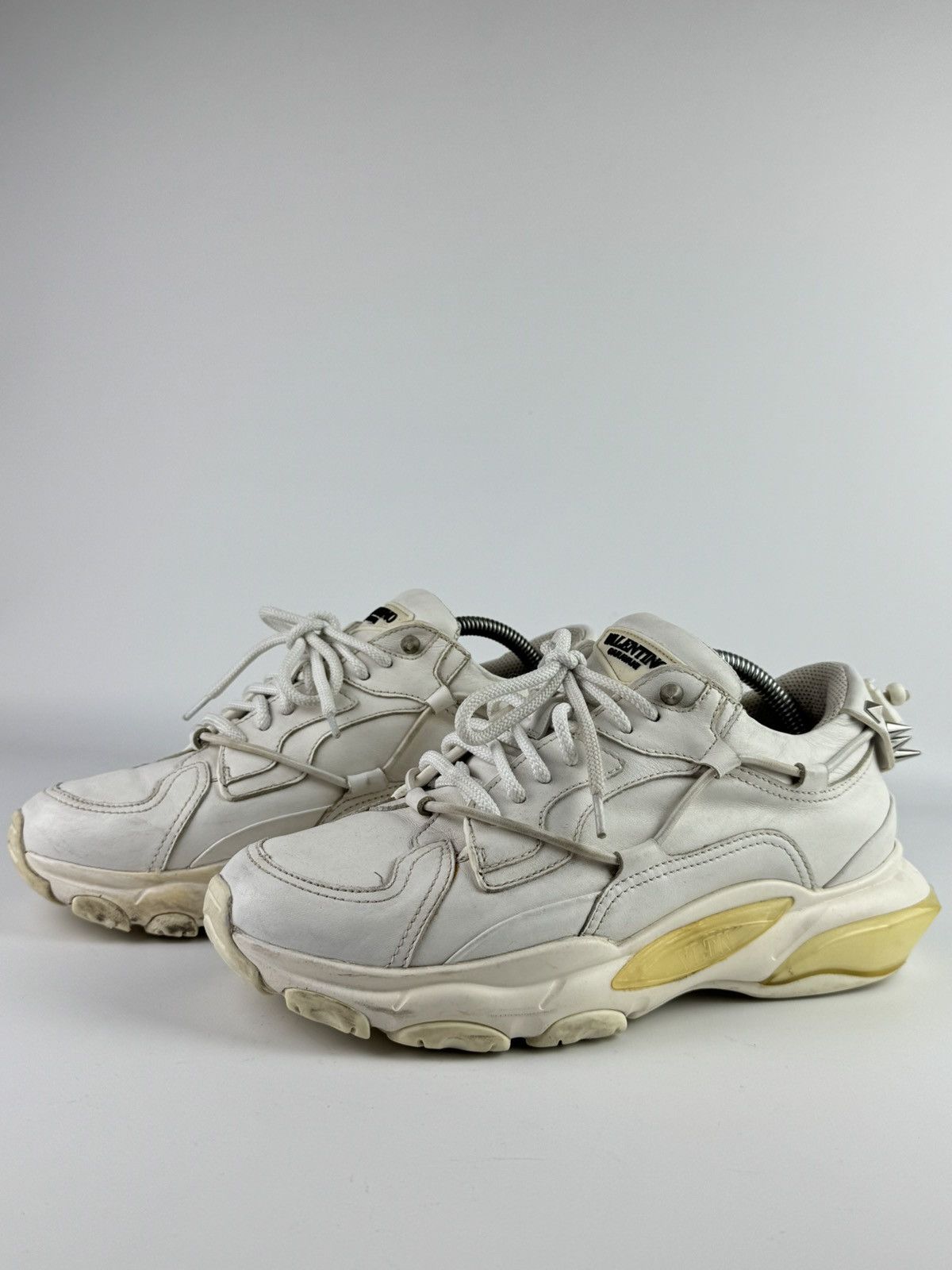 Valentino Valentino Garavani White Bounce Leather Sneakers Anant Garde Size US 7 / EU 40 - 2 Thumbnail