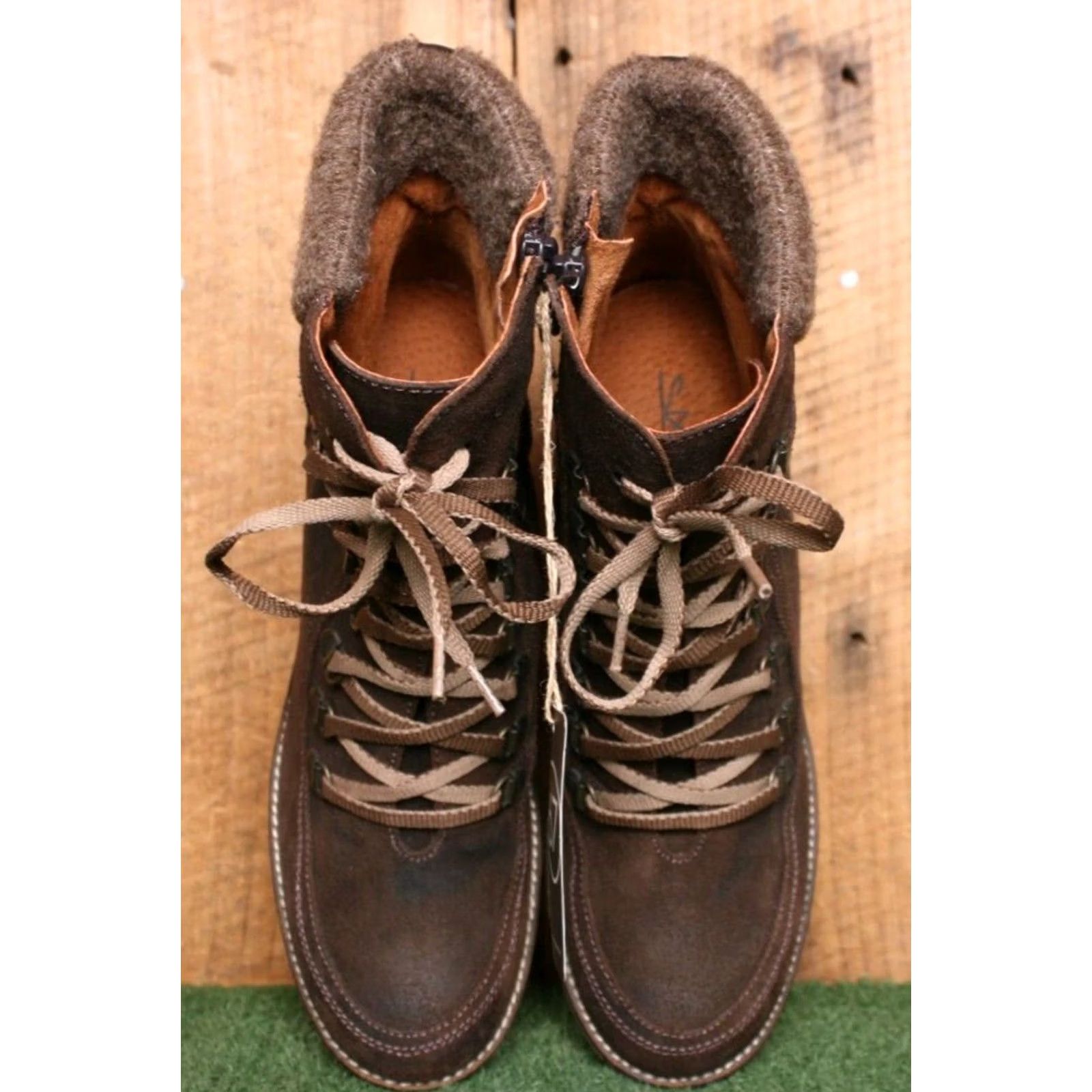 Vintage SIXTYSEVEN Brown Waxed Suede Ankle Boots w/4.5" Heels EUR 40 ≈ US 8 Women Boots Suede Ankle Lace Up Zip 4 in & Higher Size US 9 / IT 39 - 4 Thumbnail