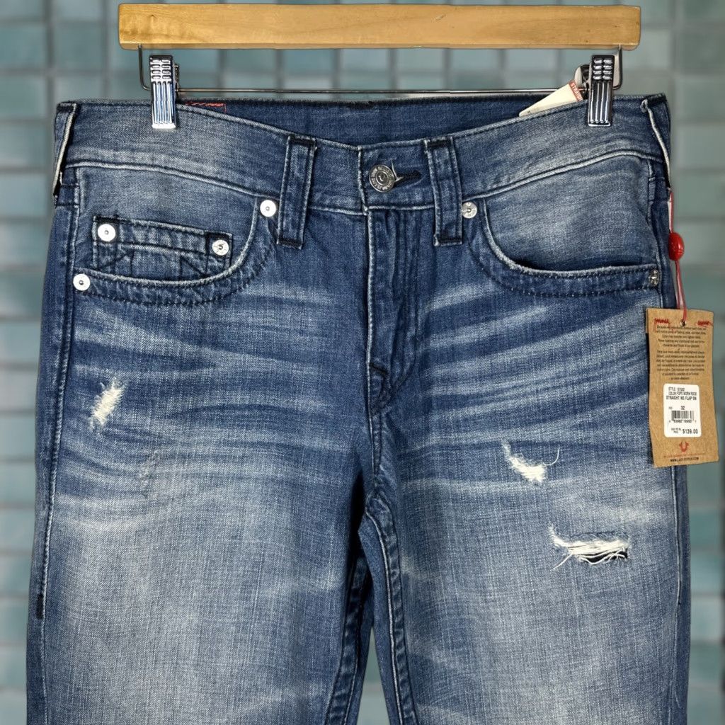 True Religion TRUE RELIGION Jeans Mens 32x34 Straight No Flap Rock Distress 10152 Denim Blue 5-Pocket Zip Mid Rise Machine Washable World Tour Mens Jeans Size US 32 / EU 48 - 1 Thumbnail