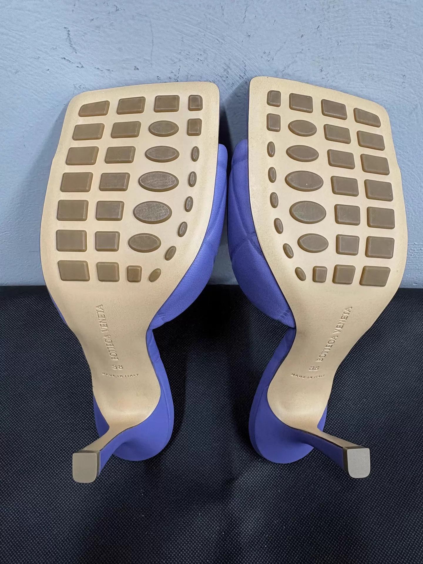 Bottega Veneta Bottega Veneta Lido bv Heeled Slide Sandal 38 Size US 7.5 / IT 37.5 - 7 Thumbnail