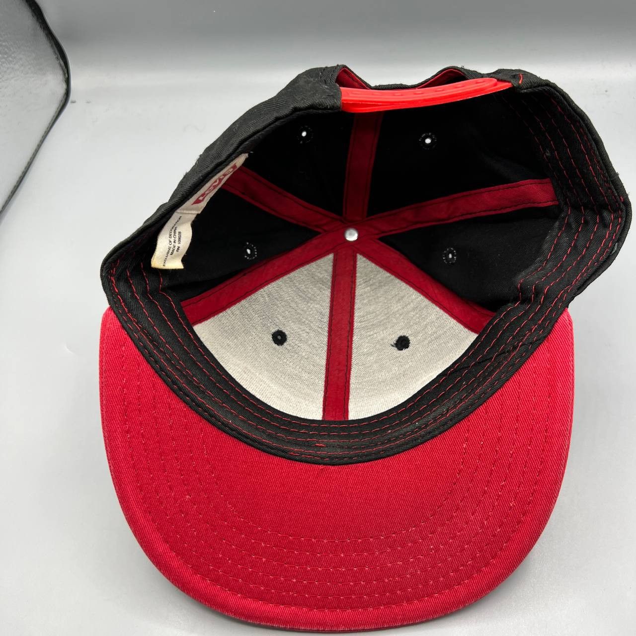 Levi's Levi's Hat Men Black Red Embroidered Snap Back Cap Size ONE SIZE - 2 Thumbnail