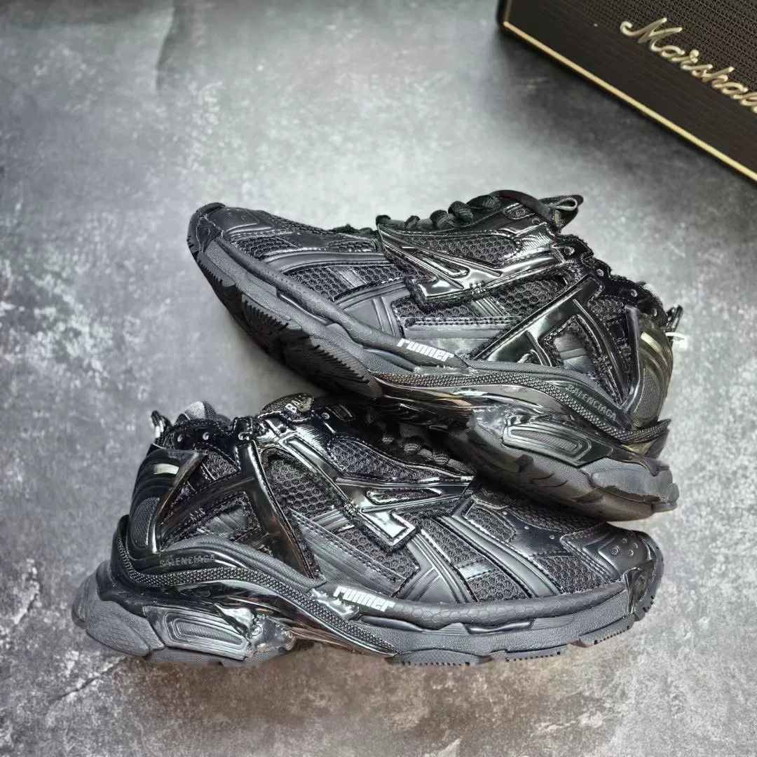 Balenciaga Balenciaga Running Black Lowtop Sneakers 40 Men Size US 7.5 / EU 40-41 - 1 Thumbnail