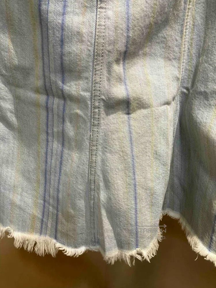 Chanel Chanel 18s light blue vertical denim skirt Size 24" / US 00 / IT 34 - 3 Thumbnail