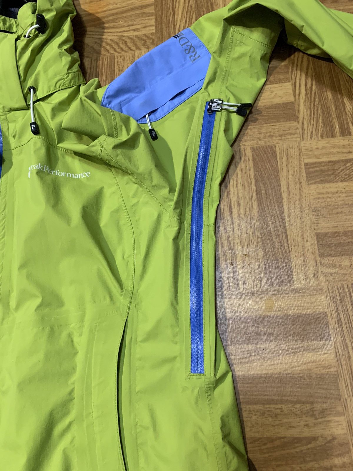 Peak Performance Peak performance gore Tex women jacket Size L / US 10 / IT 46 - 23 Thumbnail