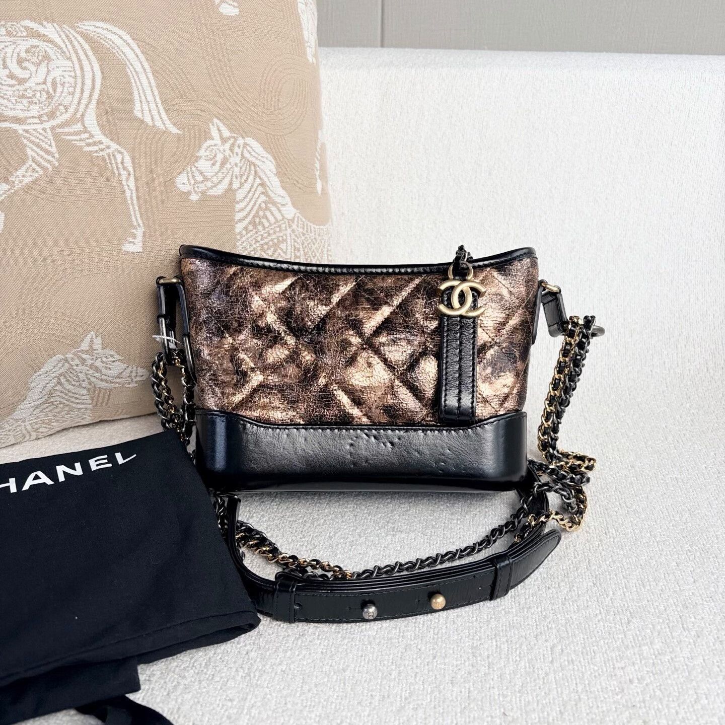 Chanel Pre-loved Bag Very good condition Size ONE SIZE - 1 Thumbnail
