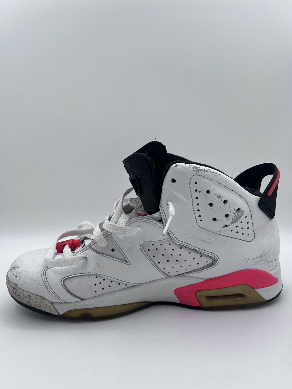 Jordan Brand Nike Air Jordan Retro 6 Men's Size 10.5 White Red Infrared Size US 10.5 / EU 43-44 - 11 Thumbnail