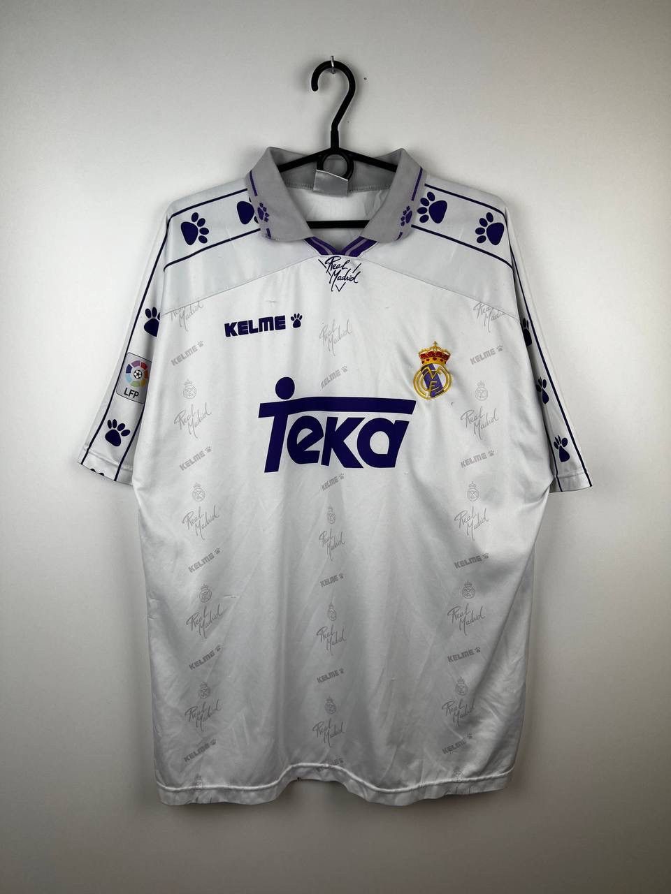 Vintage Real Madrid Kelme 1996-1997 Home jersey t-shirts size XL Size US XL / EU 56 / 4 - 1 Thumbnail