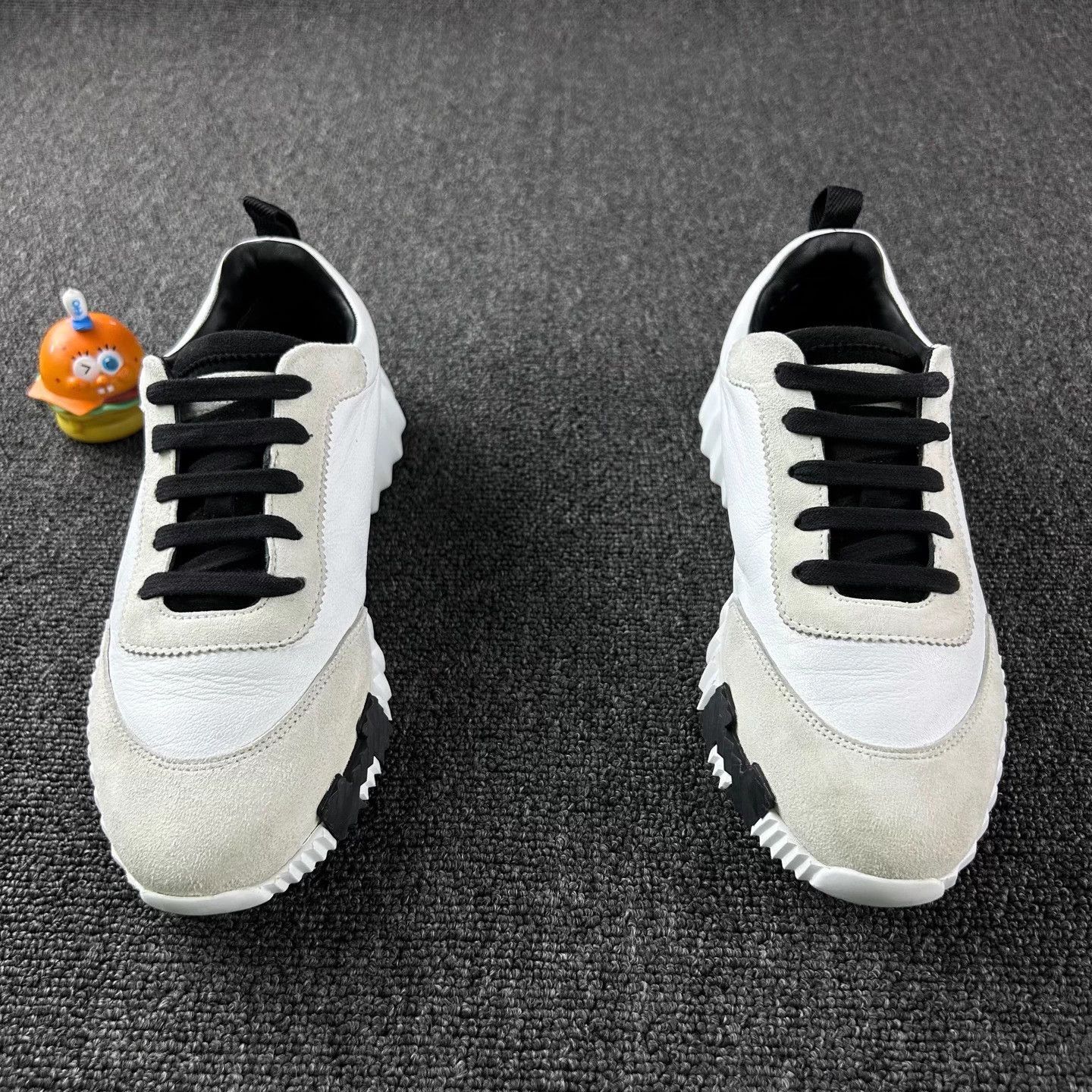 Hermes Hermes white sneakers worn a few times 39 Size US 8 / IT 38 - 2 Thumbnail