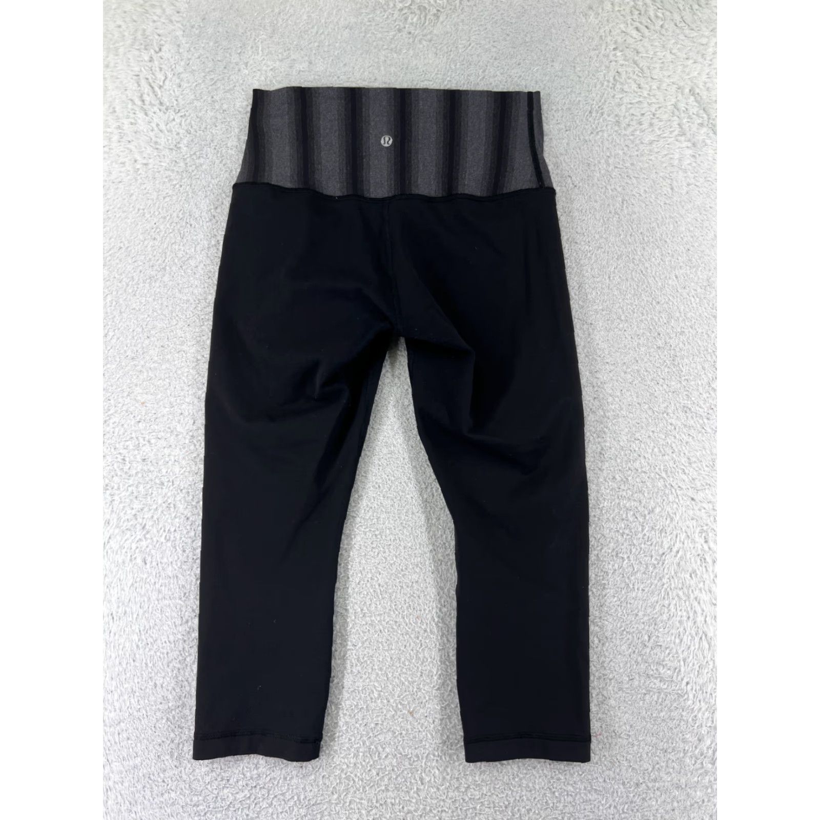 Lululemon Lululemon Leggings Womens 6 Black Gray High Rise Pockets Activewear Yoga Cross Training Dance 19in Inseam Womens Size 28" / US 6 / IT 42 - 2 Thumbnail