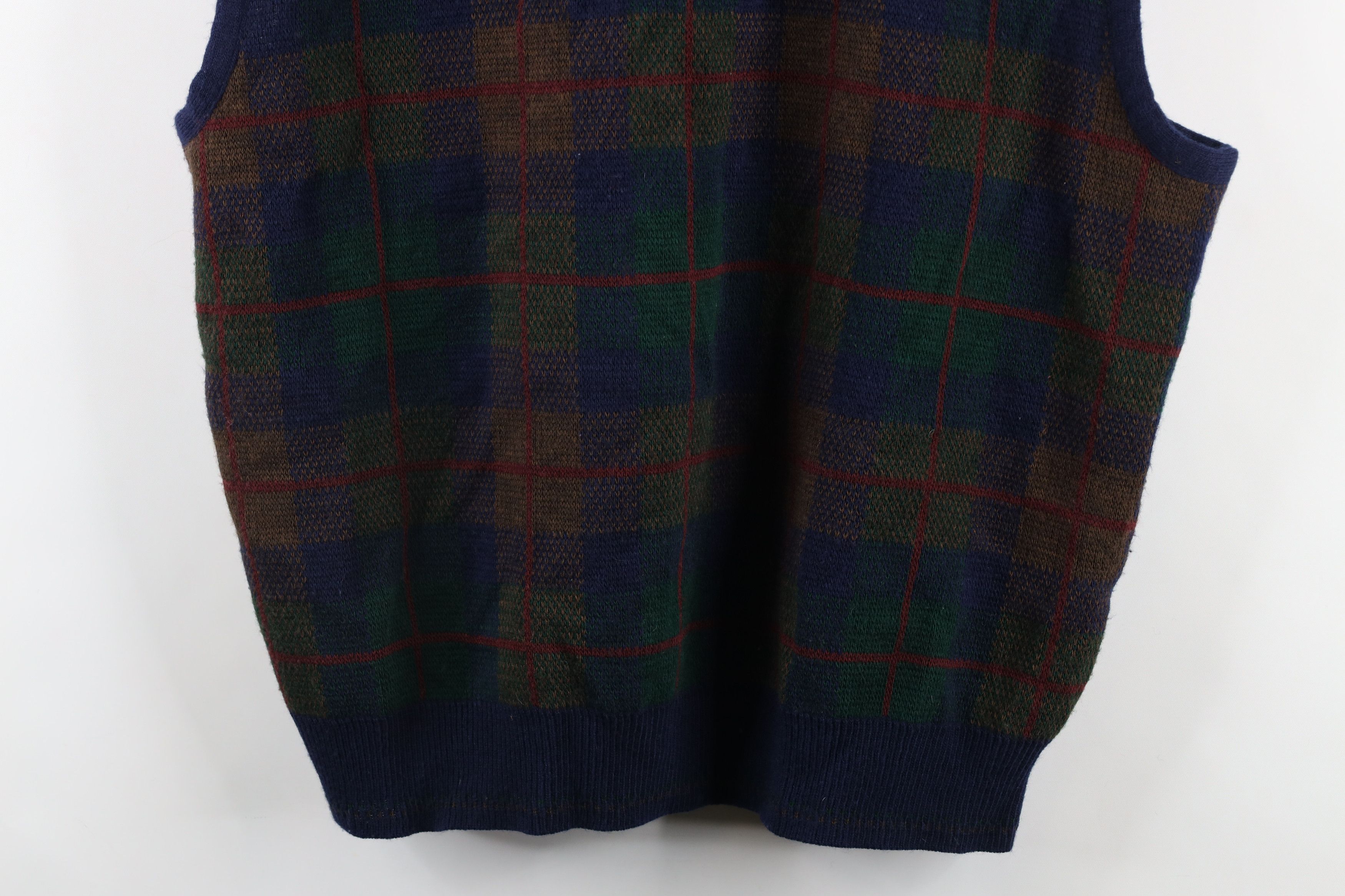 Vintage Vintage 90s Streetwear Knit Cardigan Sweater Vest Plaid Size US M / EU 48-50 / 2 - 9 Thumbnail
