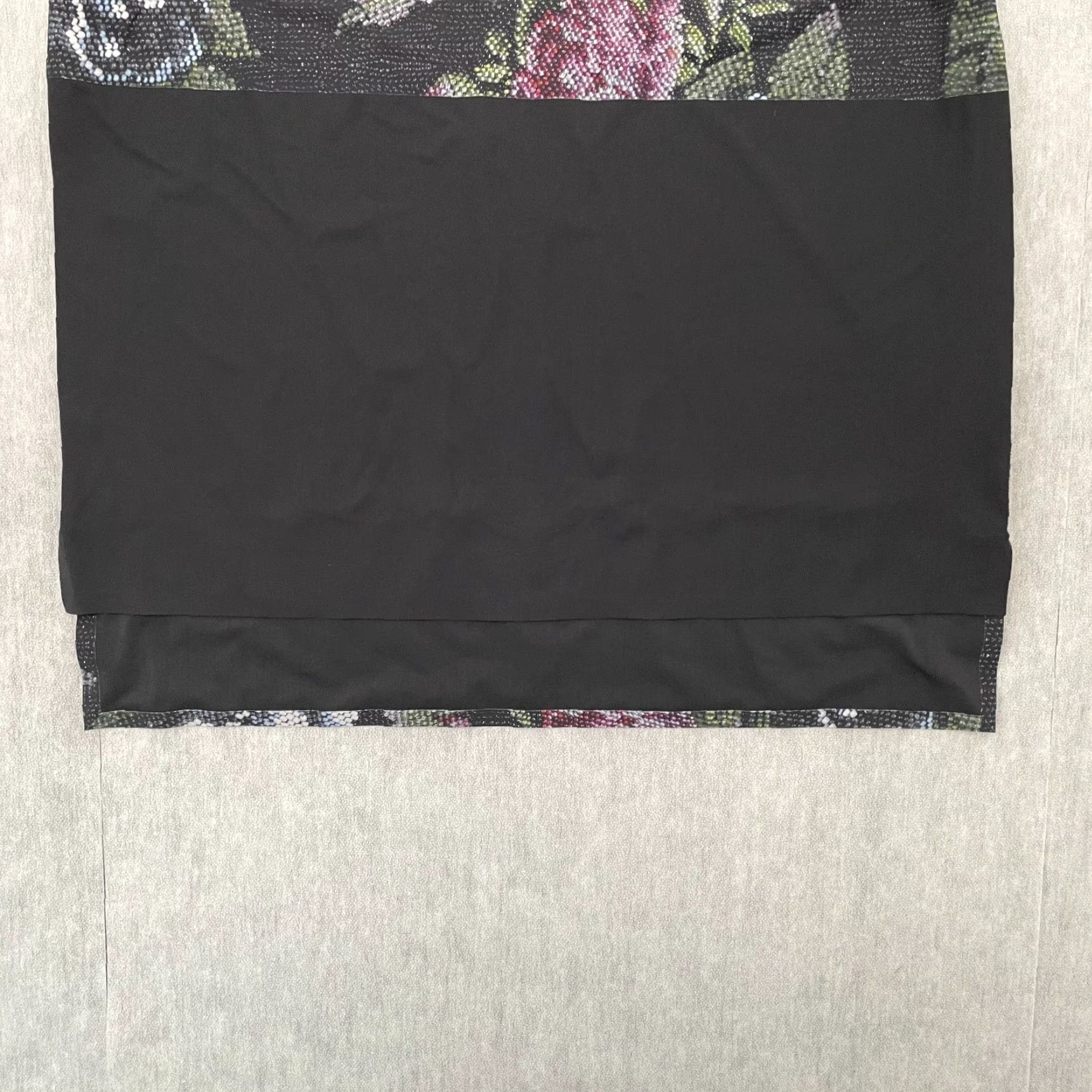 Lululemon Lululemon Shirt Women 6 Black Floral Yoga Activewear Short Sleeve Crew Neck Ladies Womens Size M / US 6-8 / IT 42-44 - 4 Thumbnail