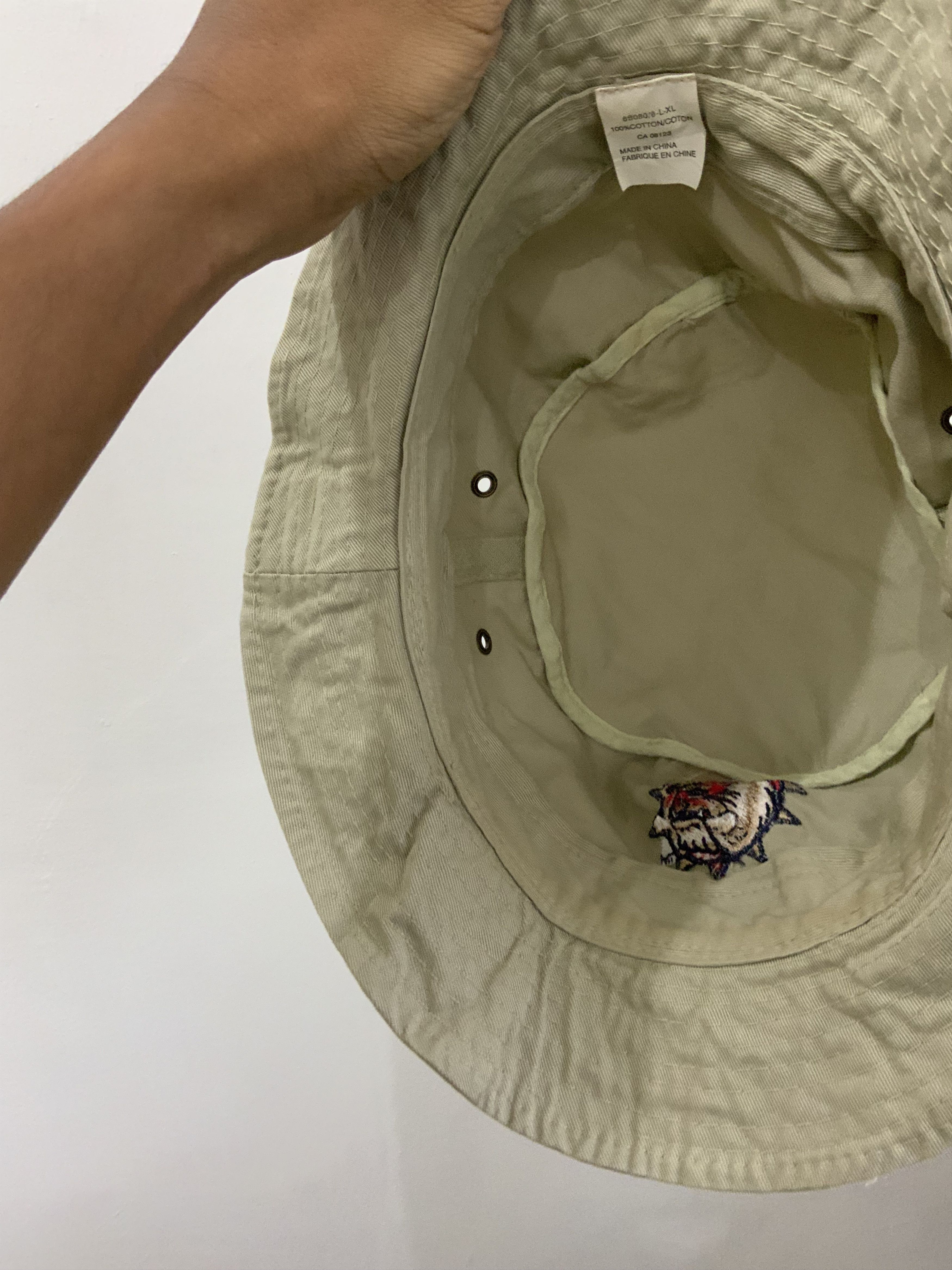Japanese Brand Avant Garde Embroidery Bucket Hat Size ONE SIZE - 10 Thumbnail