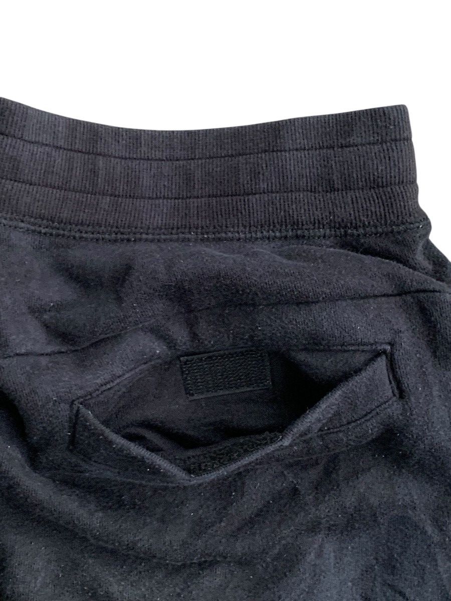 Dolce & Gabbana Jogger pants DCSHOECOUSA Size US 32 / EU 48 - 13 Thumbnail