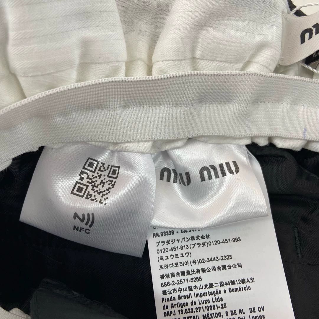 Miu Miu MIU MIU women's black crystal-embellished short 36 Size 25" / US 0 / IT 36 - 8 Thumbnail