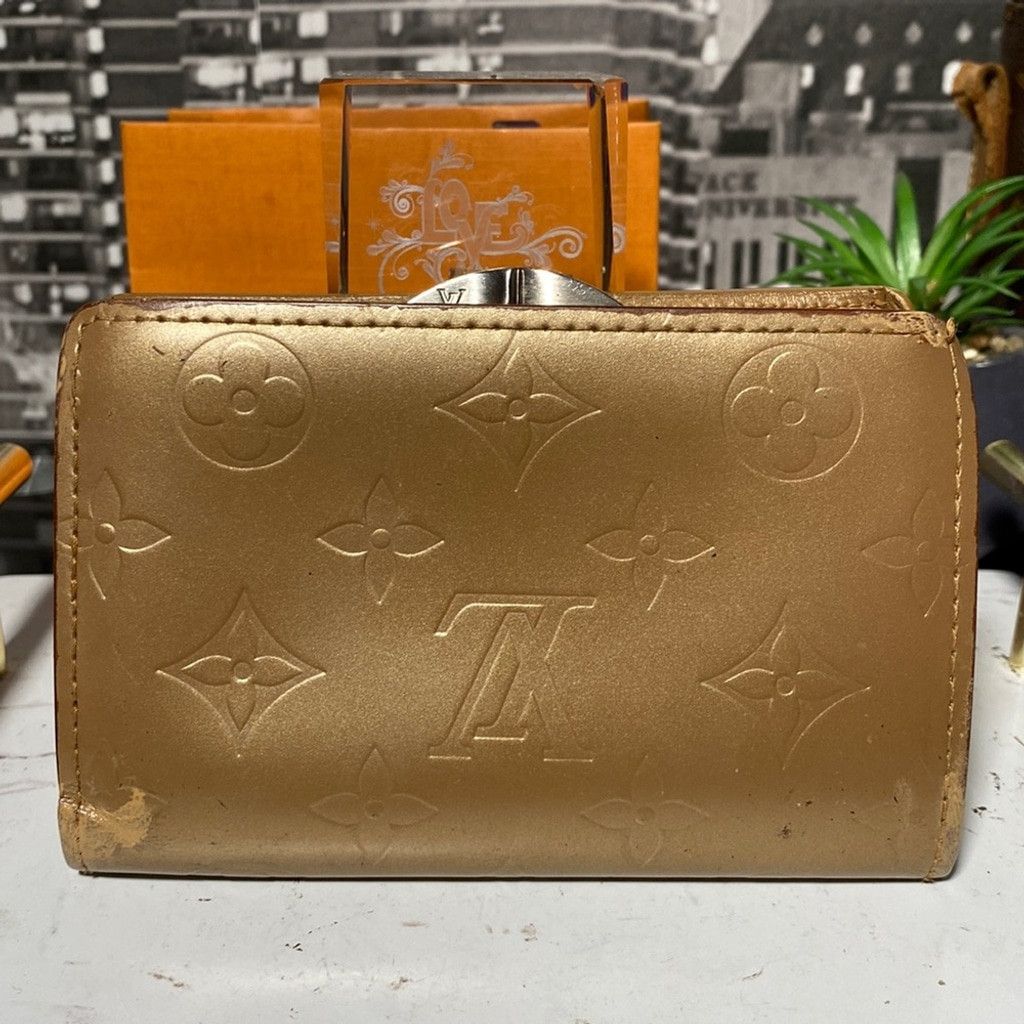 Louis Vuitton Authentic Rare Louis Vuitton Matte Kisslock Wallet Size ONE SIZE - 4 Thumbnail