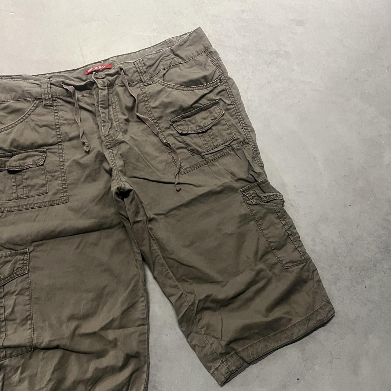UNIONBAY Crazy Vintage Y2K/2000s super Baggy skater style Union bay Cargo Shorts ! Size US 36 / EU 52 - 3 Thumbnail
