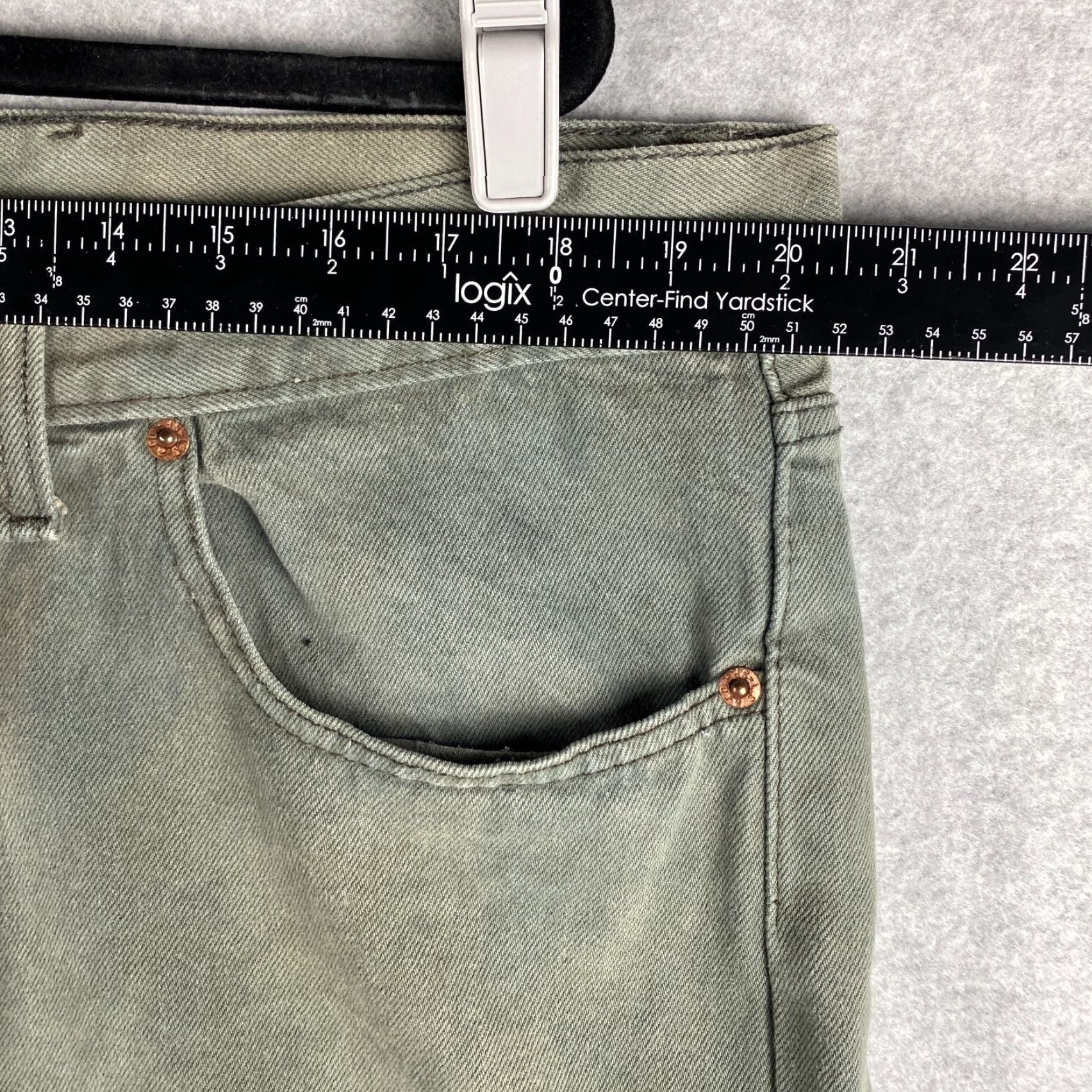 Levi's VINTAGE Levis 501 Jeans Men Gray Dark Wash 40 x 30 Regular Straight Button Fly 5-Pocket Denim Cotton Blend Distressed Modern Mens Size US 40 / EU 56 - 4 Thumbnail
