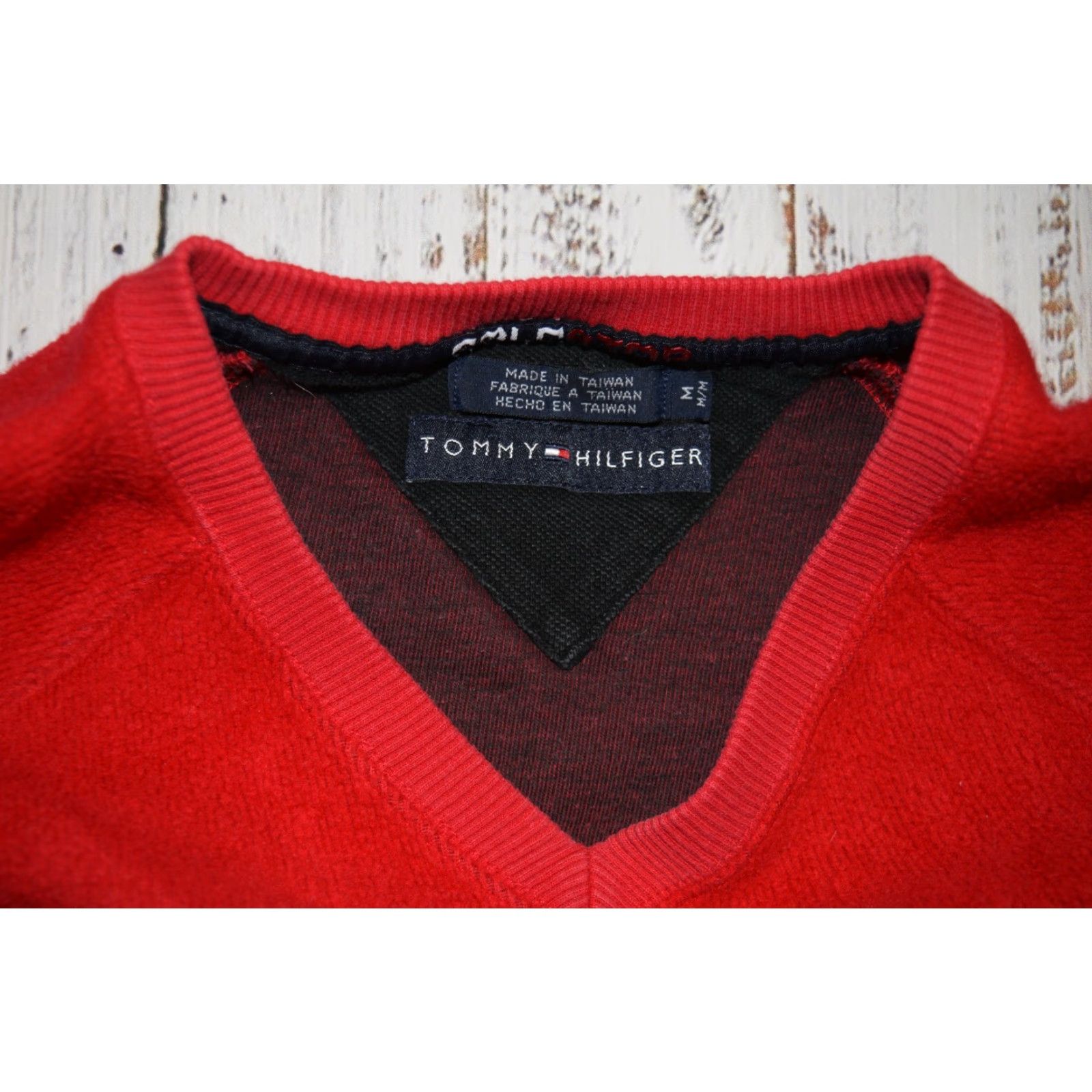 Tommy Hilfiger VINTAGE Tommy Hilfiger Sweatshirt Mens M Red Cold Stop V-Neck Pullover 90s Size US M / EU 48-50 / 2 - 6 Thumbnail