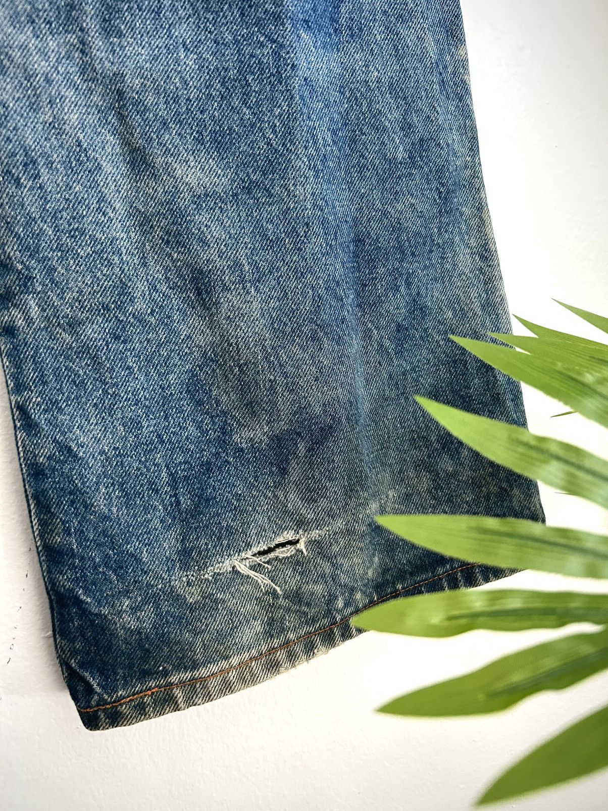 Vintage Vintage 1970s Mr Leggs Distressed Women’s Denim Flare Jeans Size 28" / US 6 / IT 42 - 8 Thumbnail