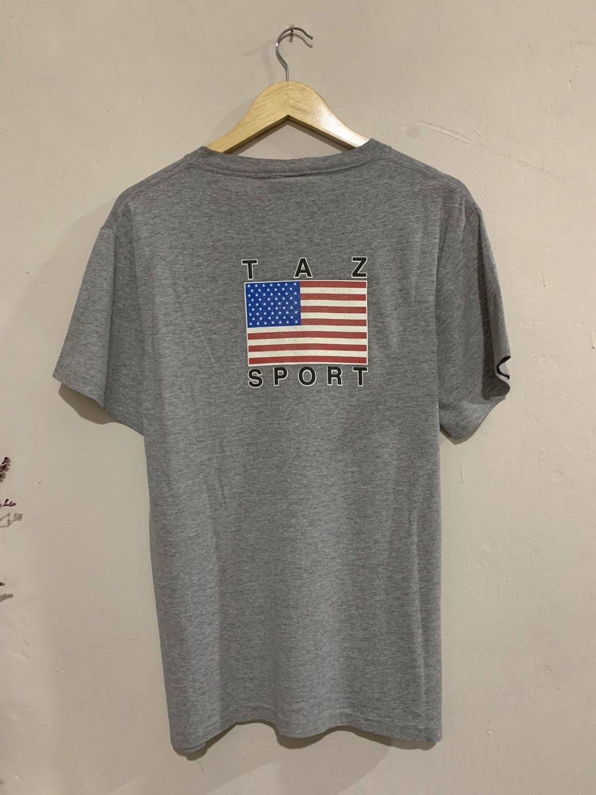 Changes × Vintage × Warner Bros Rare Vintage 90’s Tazmania Sport Tee Shirt Size US M / EU 48-50 / 2 - 4 Thumbnail