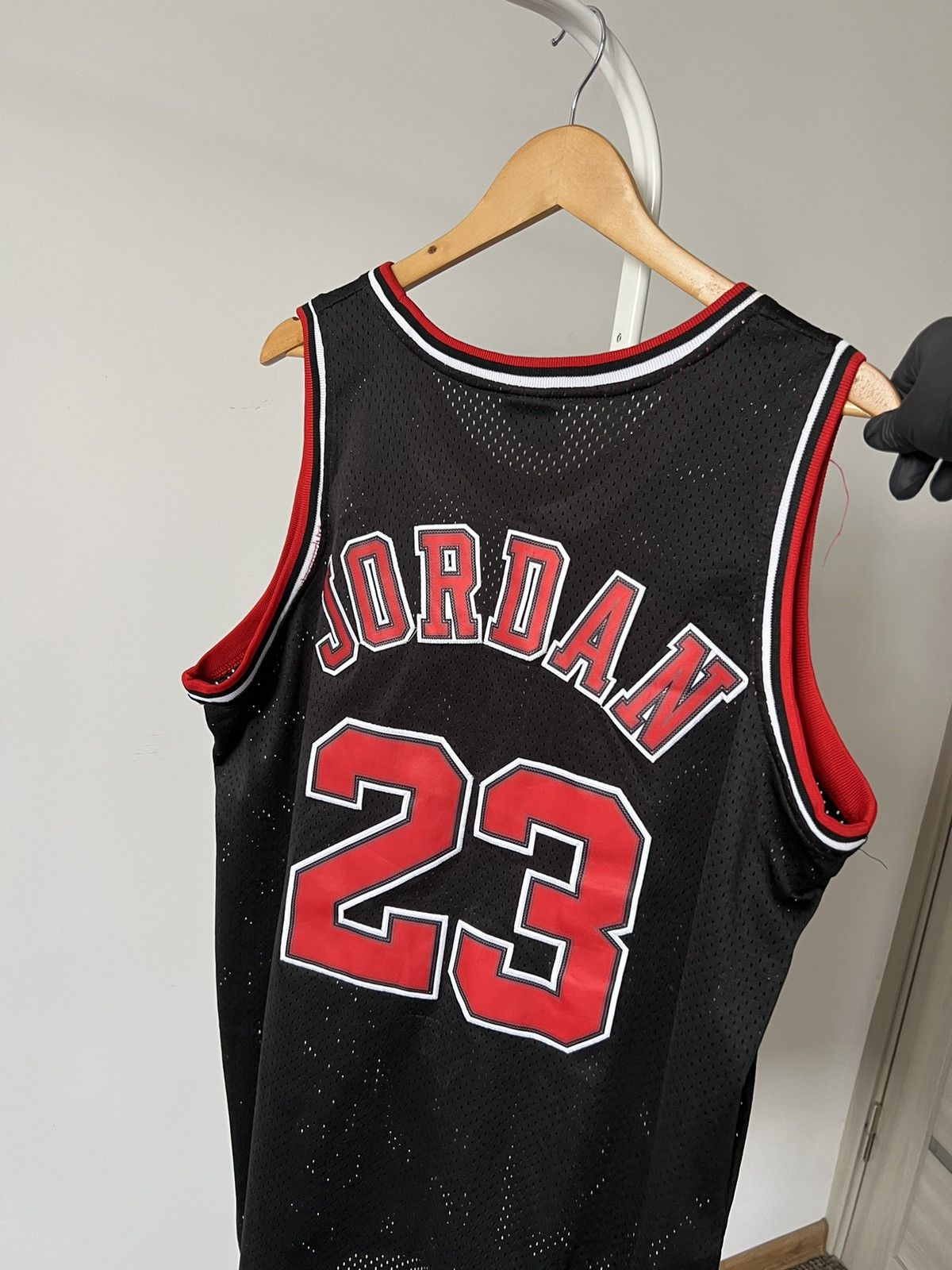 NBA Vintage 90s NIKE JORDAN NBA Chicago Bulls Jersey #23 Size US XL / EU 56 / 4 - 4 Thumbnail