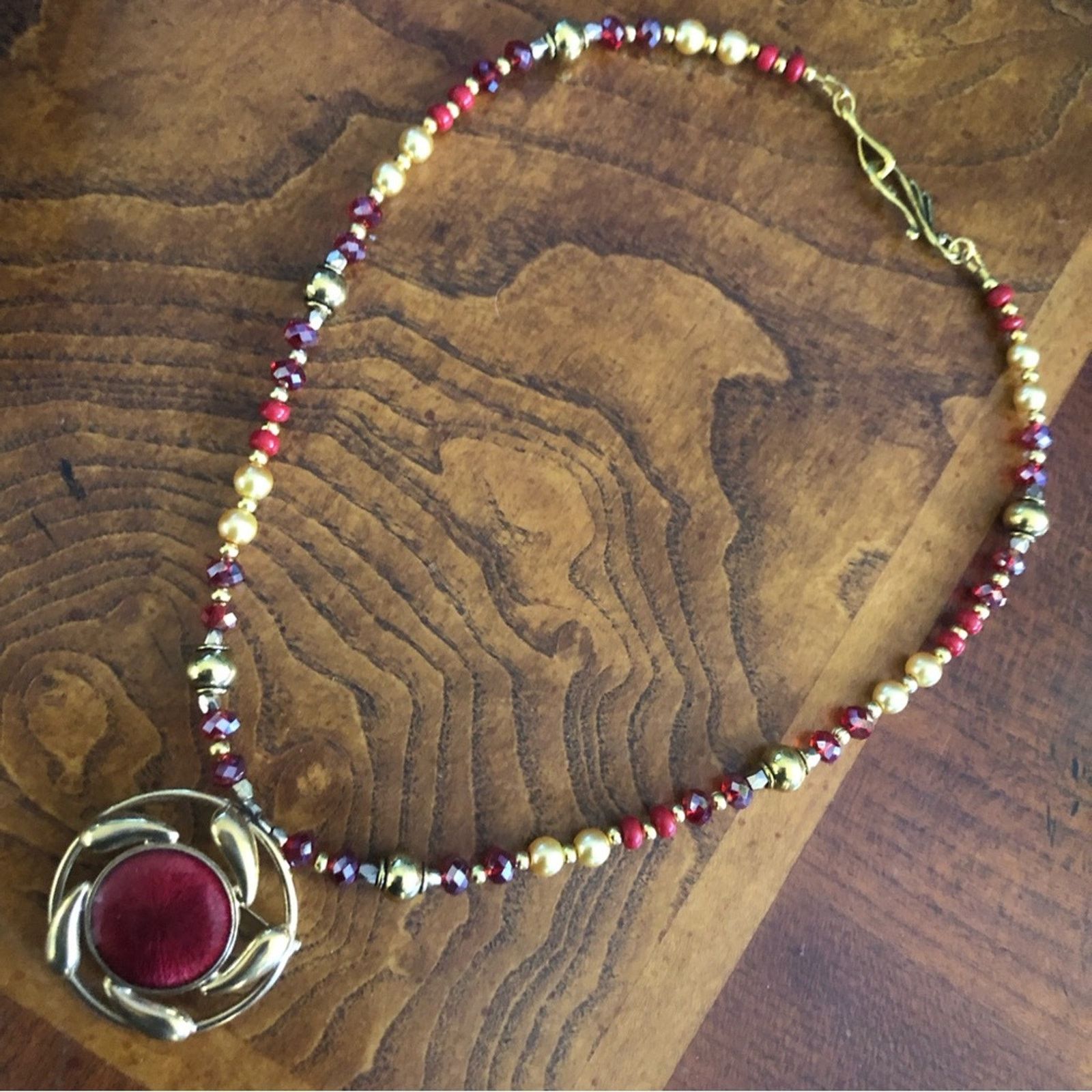 Handmade Handcrafted repurpose red swirl pendant Pearl necklace Size ONE SIZE - 7 Thumbnail