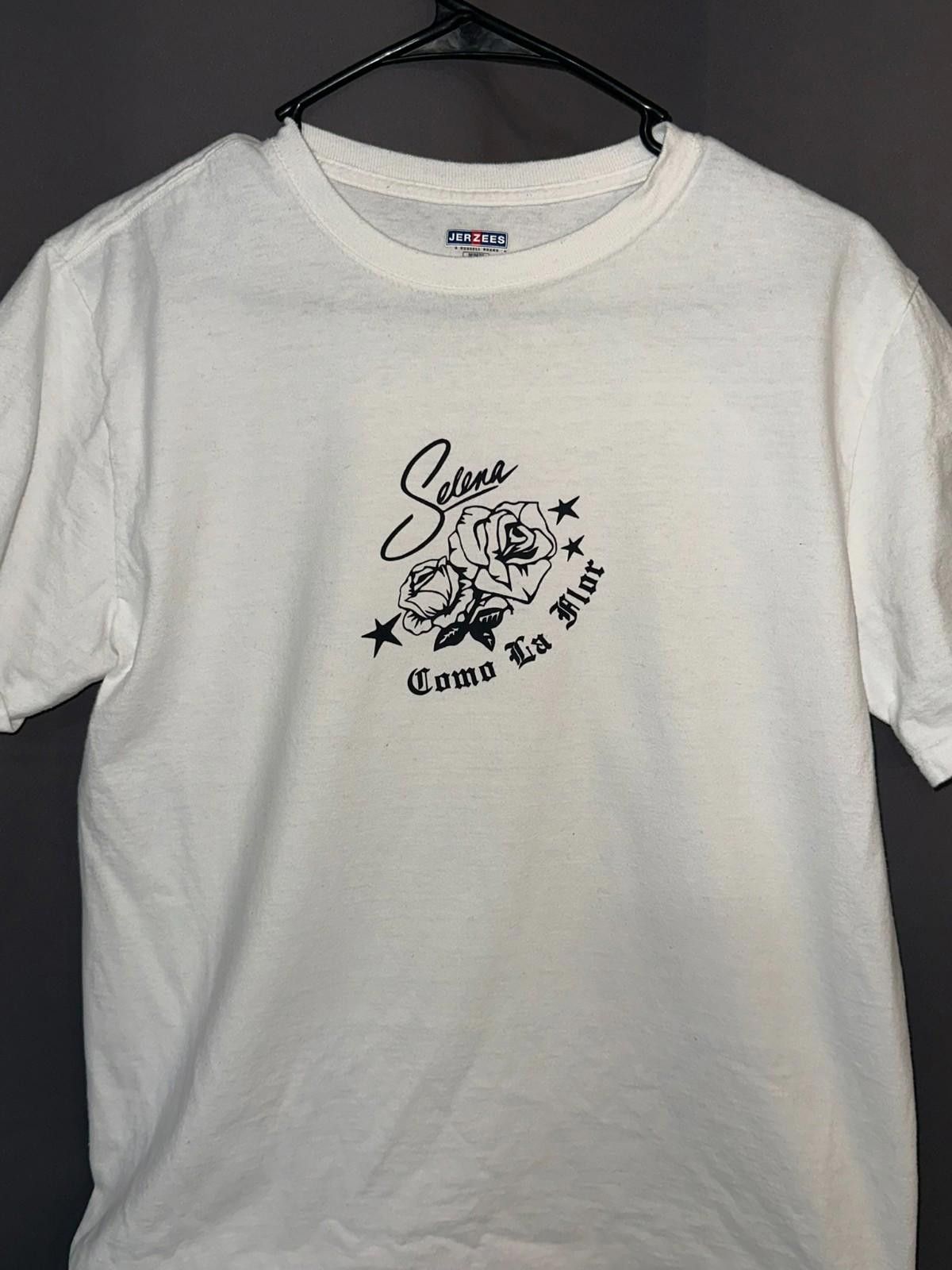 The Unbranded Brand Selena Shirt | Medium | Latin Icon Graphic Tee Size US M / EU 48-50 / 2 - 2 Thumbnail