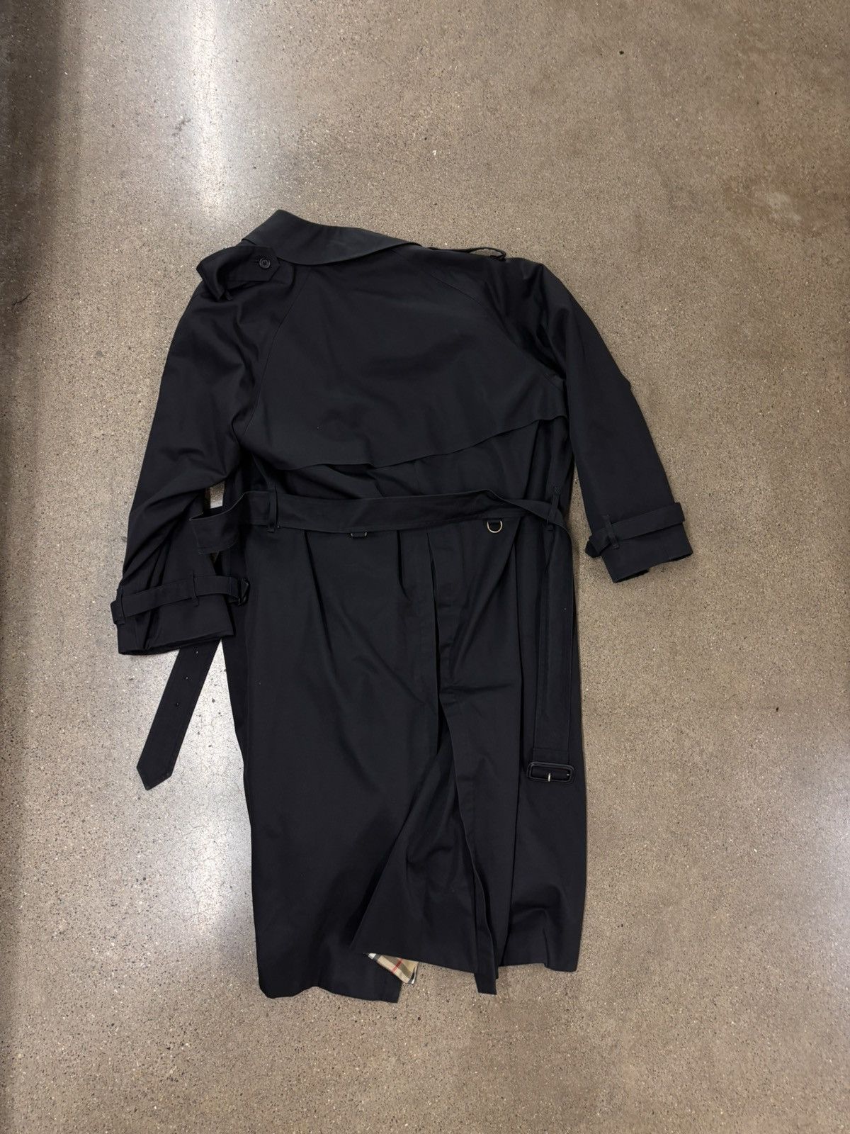 Burberry Burberry trench coat in black and tan Size M / US 6-8 / IT 42-44 - 4 Thumbnail