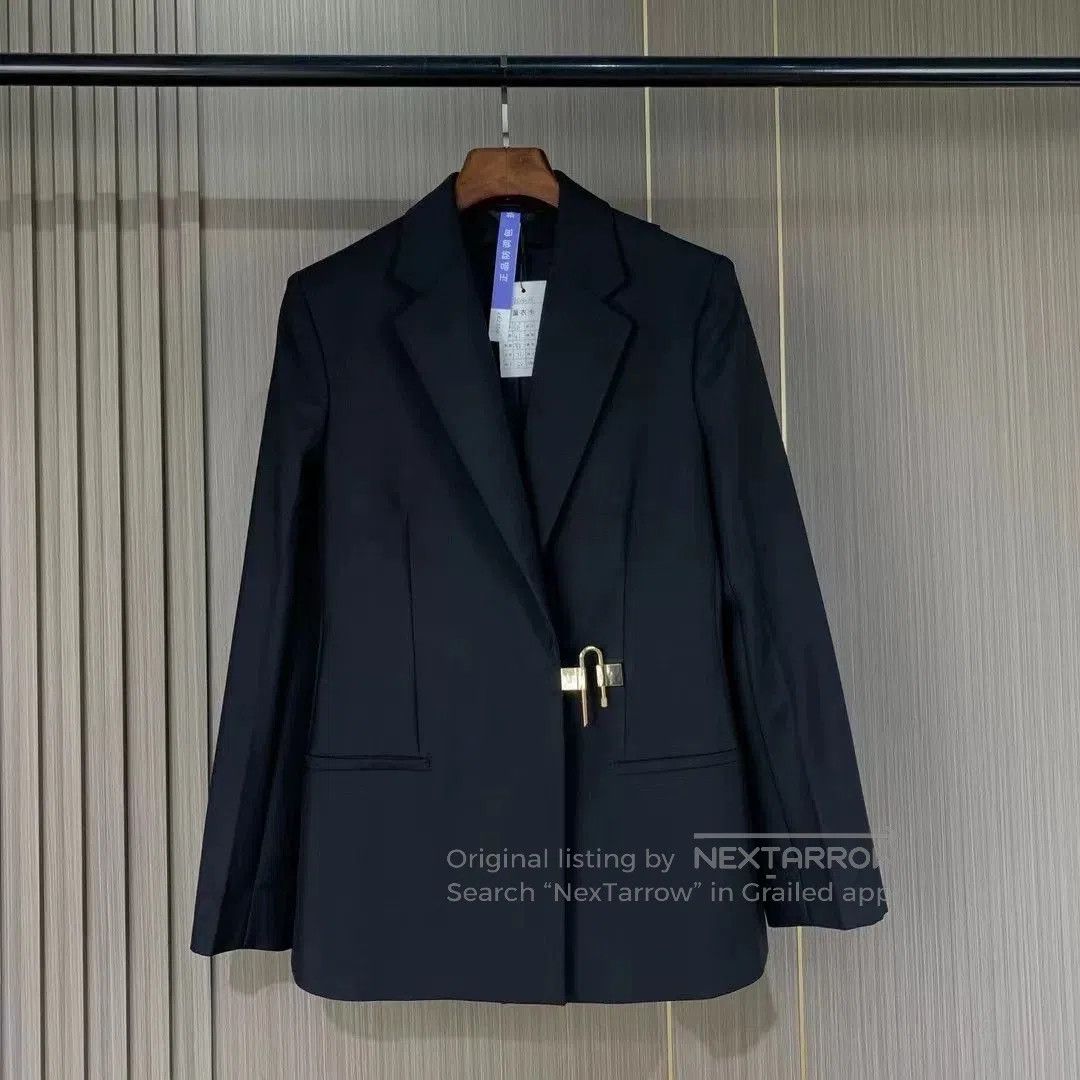 Givenchy Givenchy Women's Metal Buckle Blazer. Size XS / US 0-2 / IT 36-38 - 1 Thumbnail