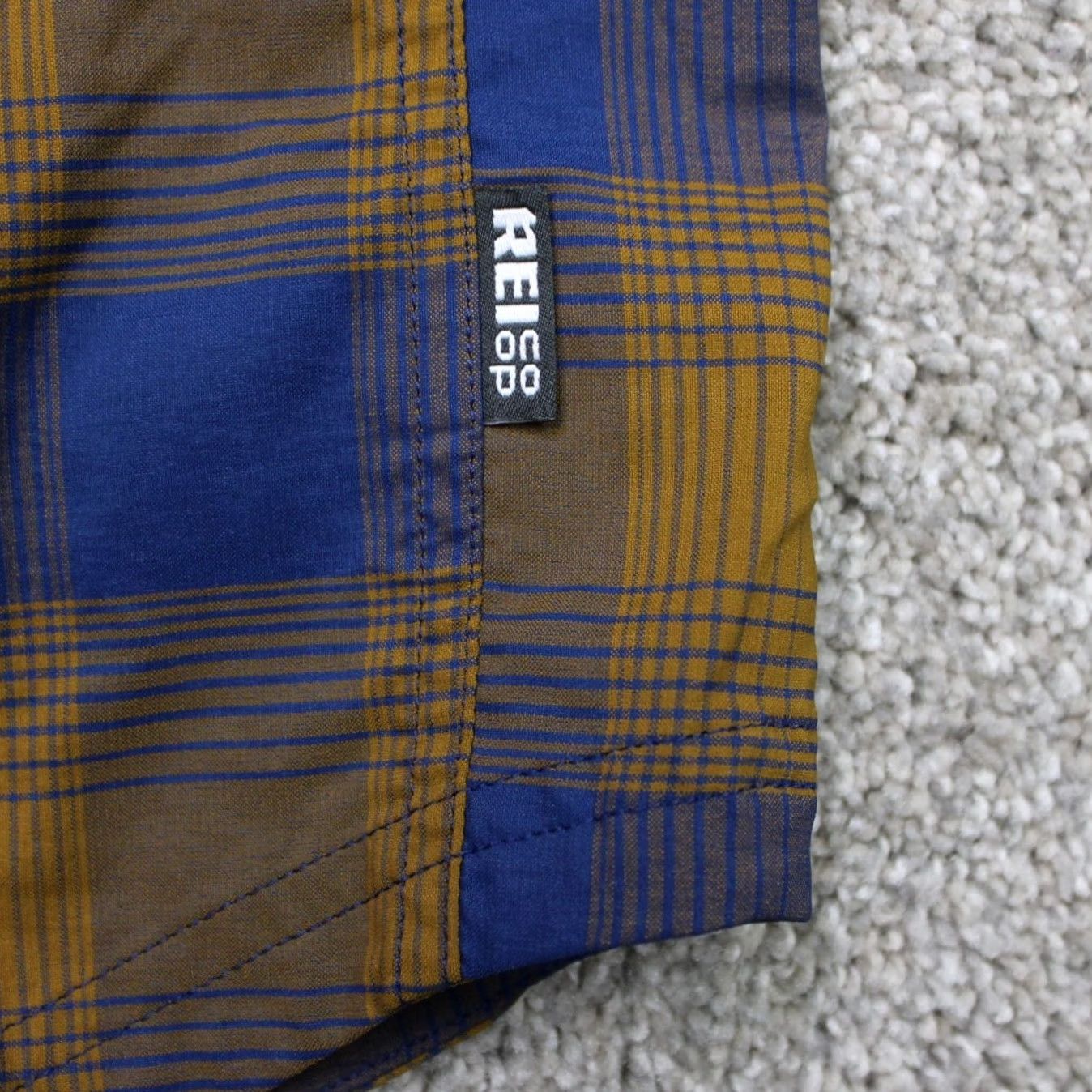 Vintage REI Co-op Shirt Men Medium Blue/Gold Plaid Roll Sleeve Nylon Stretch Long Sleeve Size US M / EU 48-50 / 2 - 6 Thumbnail