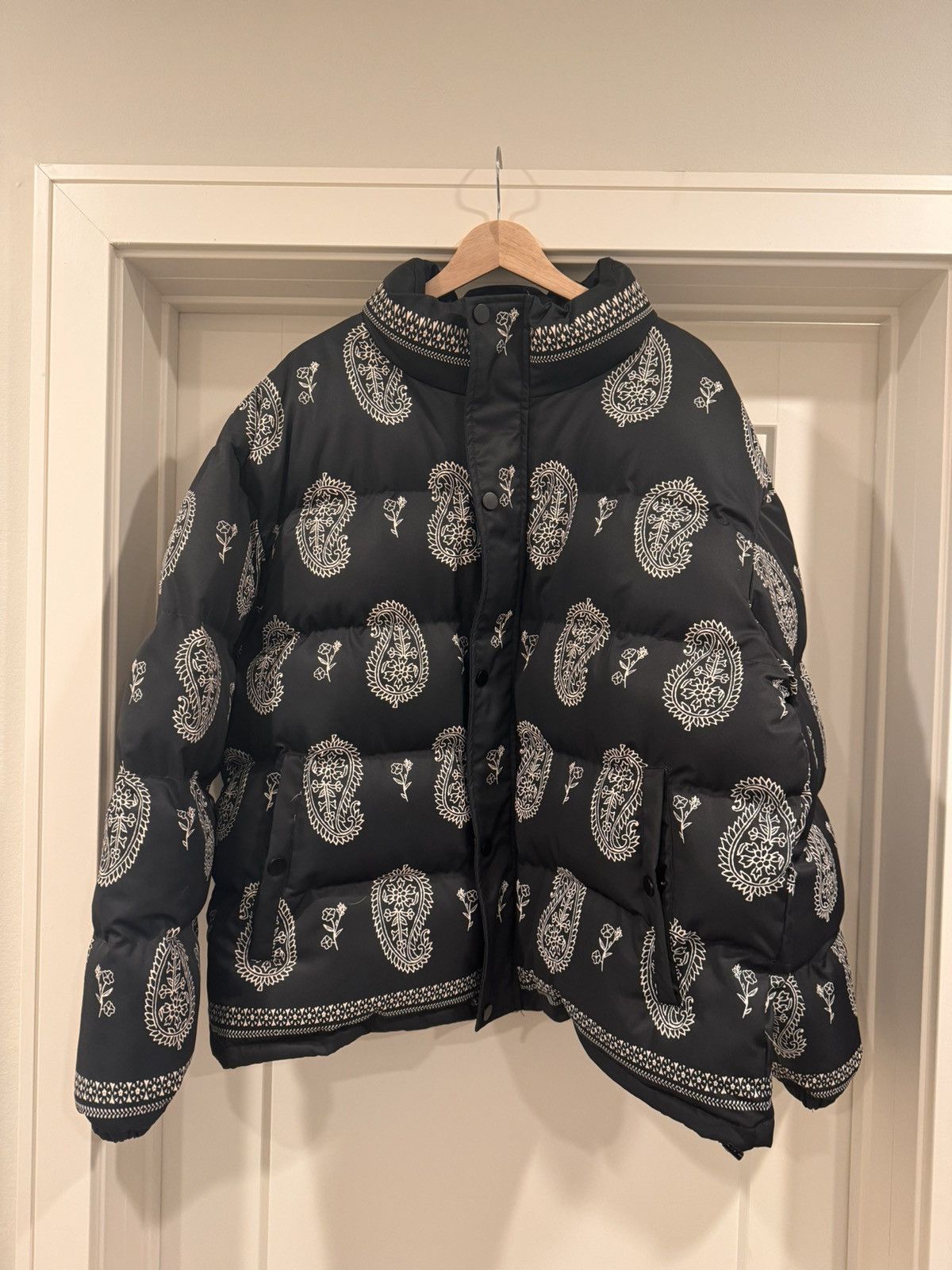 image of Profound Aesthetic Profound Black Paisley Puffer Jacket - Xl, Men's