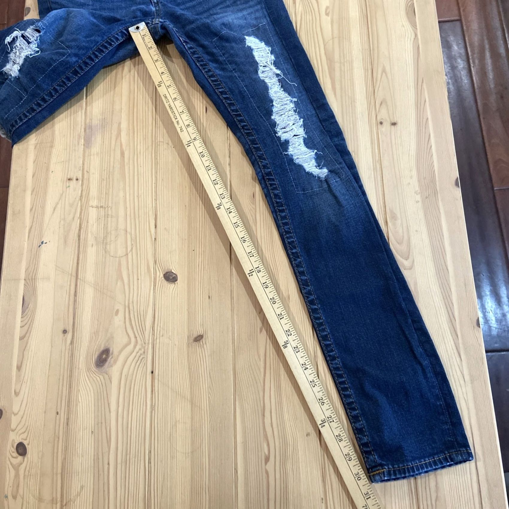 True Religion VTG True Religion Jeans Skinny Distressed Blue Women’s Size 28 Stretch Size 28" / US 6 / IT 42 - 7 Thumbnail