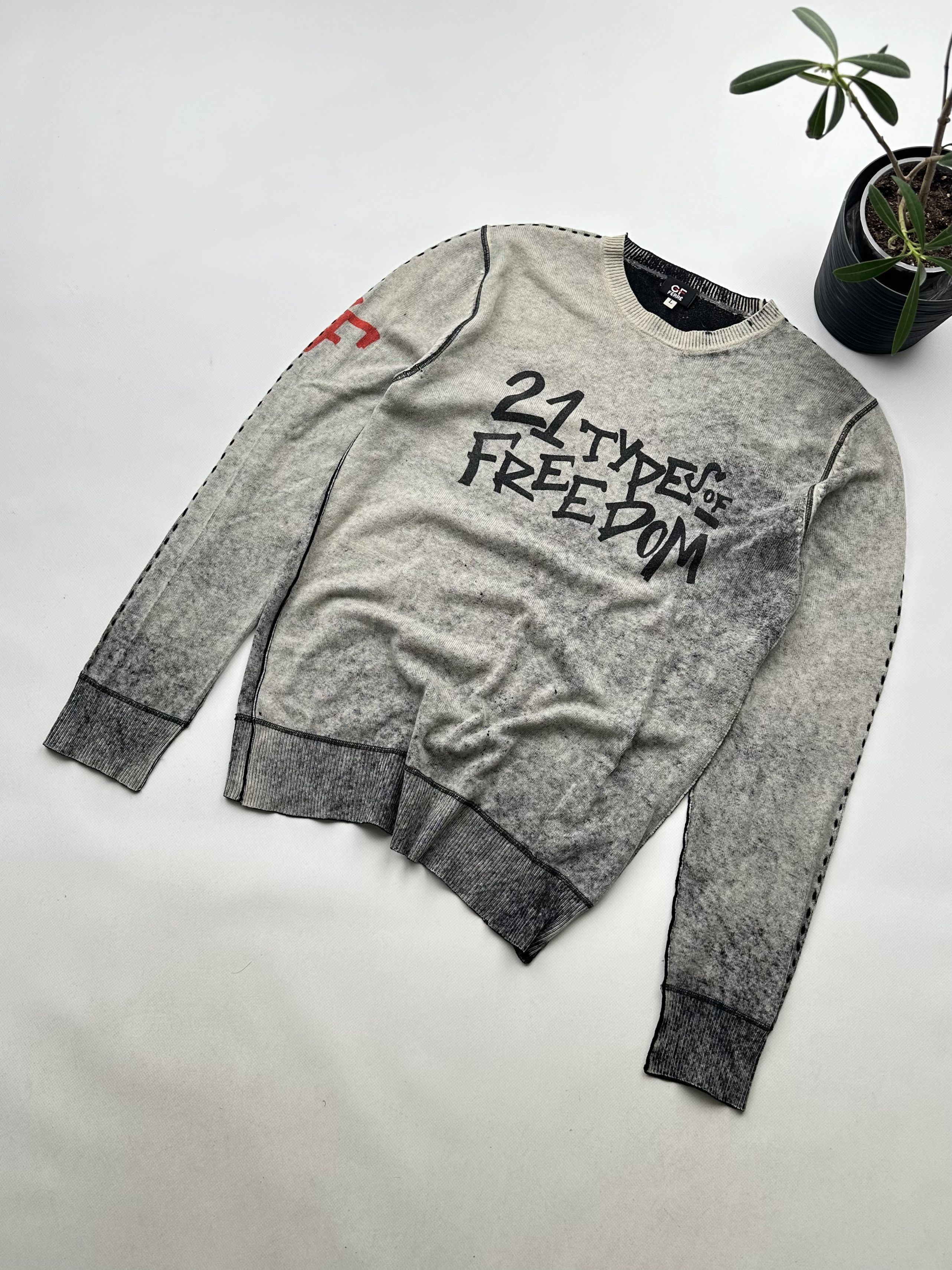 GF Ferre GF Ferre Vintage Faded Rare Sweater (463) Size US L / EU 52-54 / 3 - 1 Thumbnail