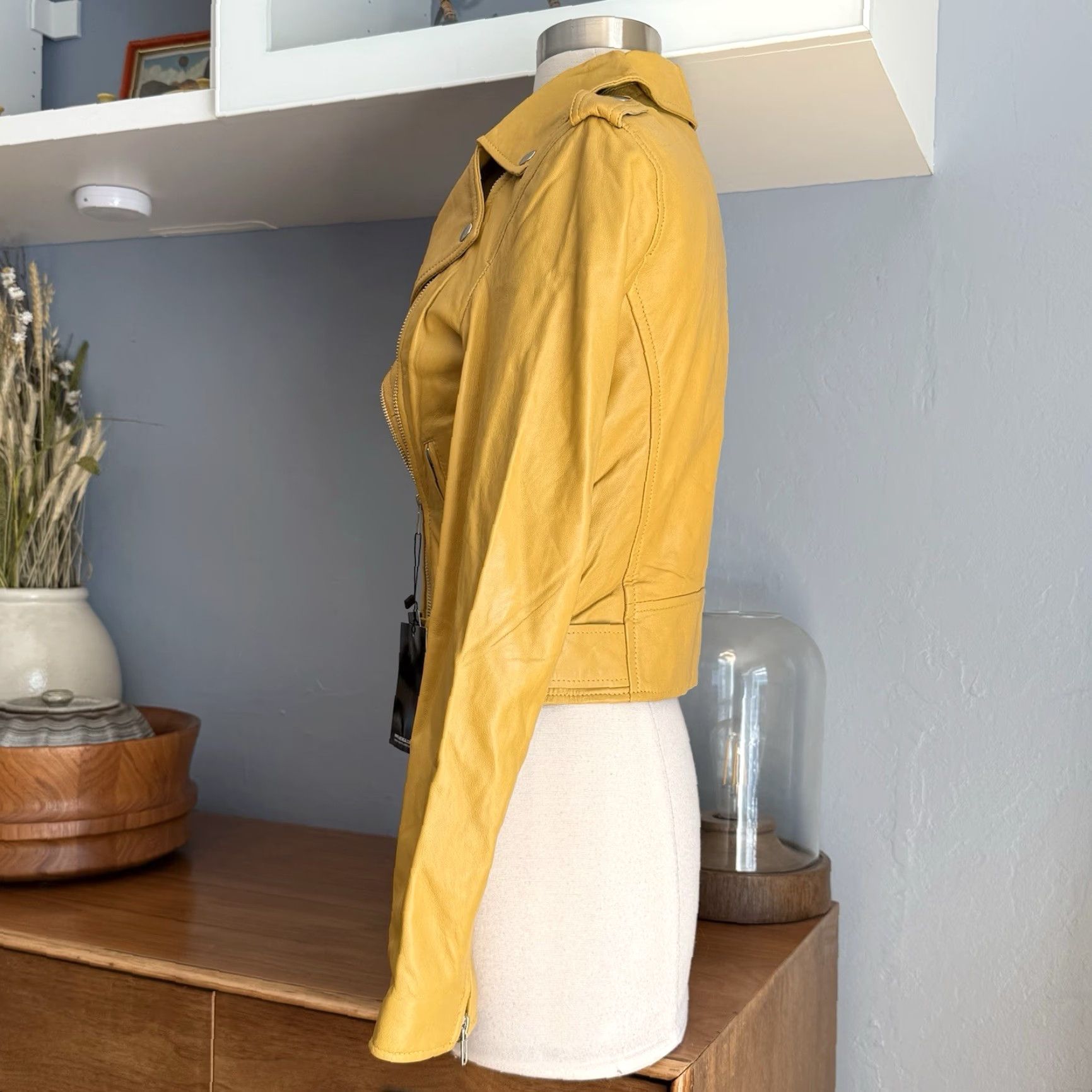Vintage VINTAGE Santo by Paolo De Santo Yellow Lambskin Leather Moto Jacket XS Women Short Slim Biker, Motorcycle Fall Winter Spring Zip Leather Jacket Size XS / US 0-2 / IT 36-38 - 3 Thumbnail
