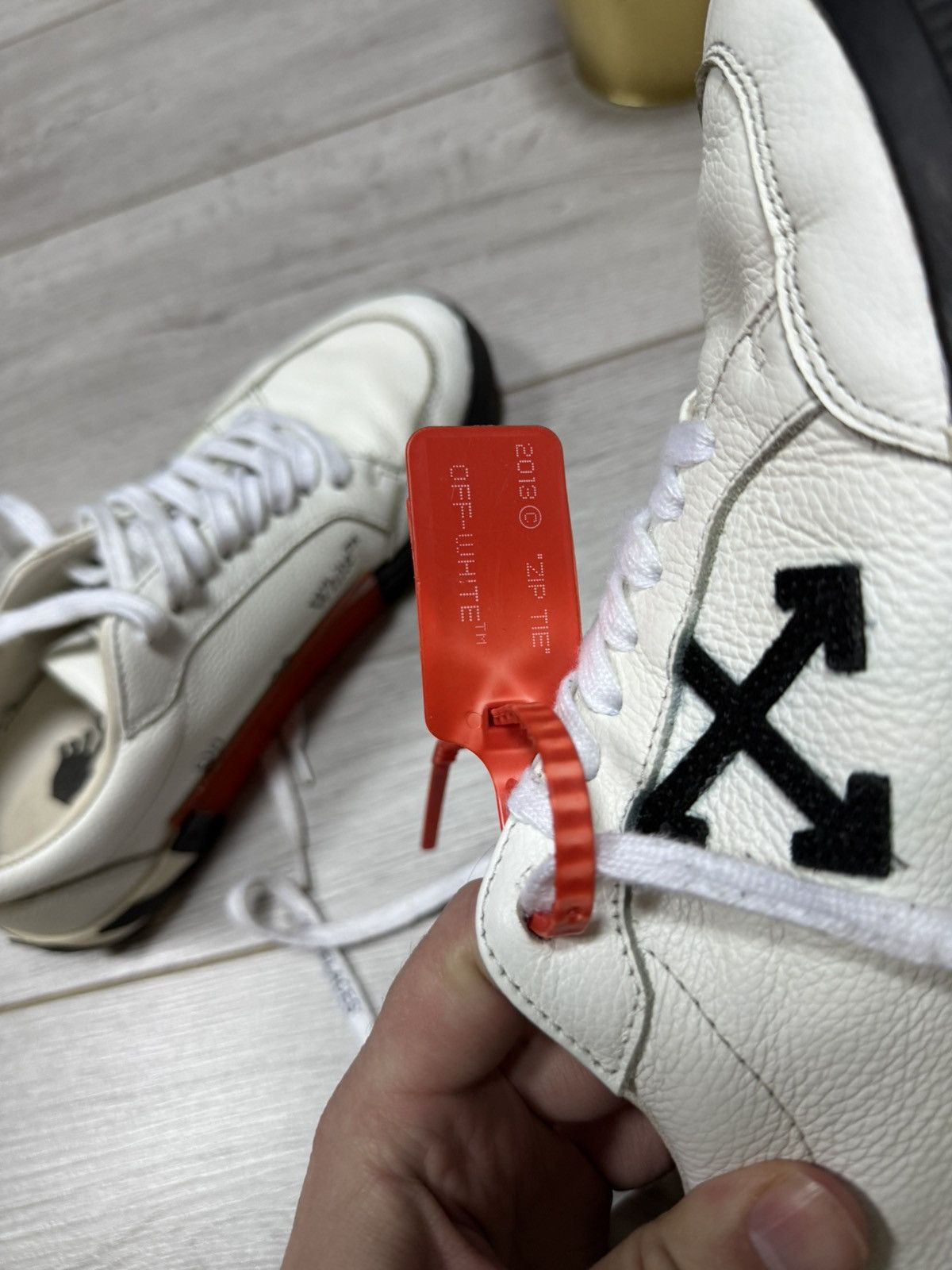 Off-White Off-White leather vulcanized arrows tape sneakers Size US 8.5 / EU 41-42 - 2 Thumbnail