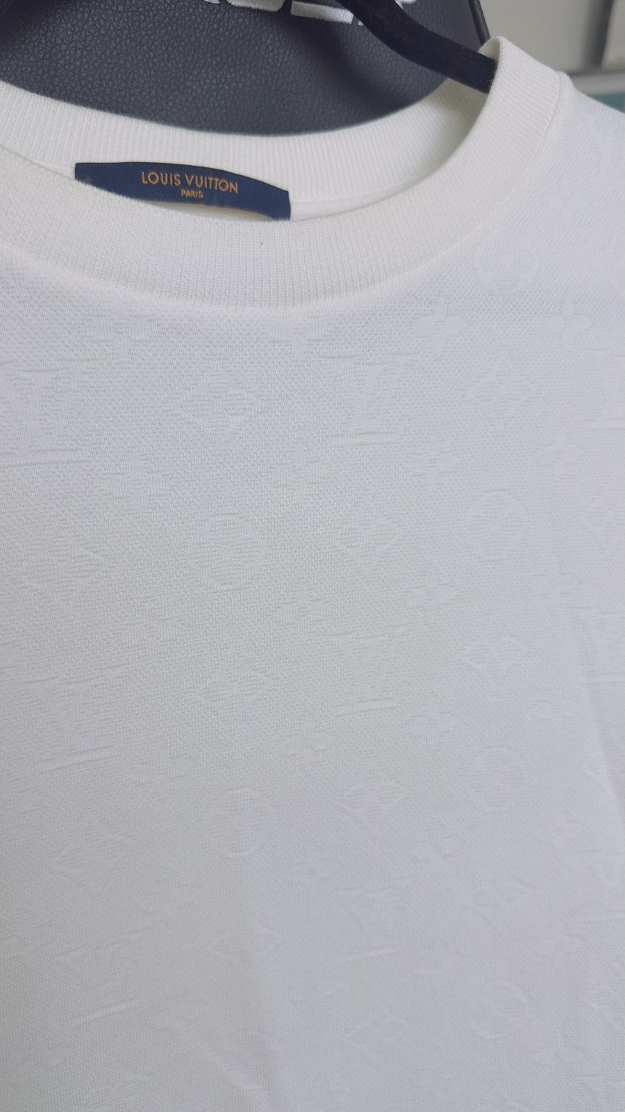 Louis Vuitton Louis Vuitton White Monogram Embossed T-Shirt Size L Size US L / EU 52-54 / 3 - 5 Thumbnail