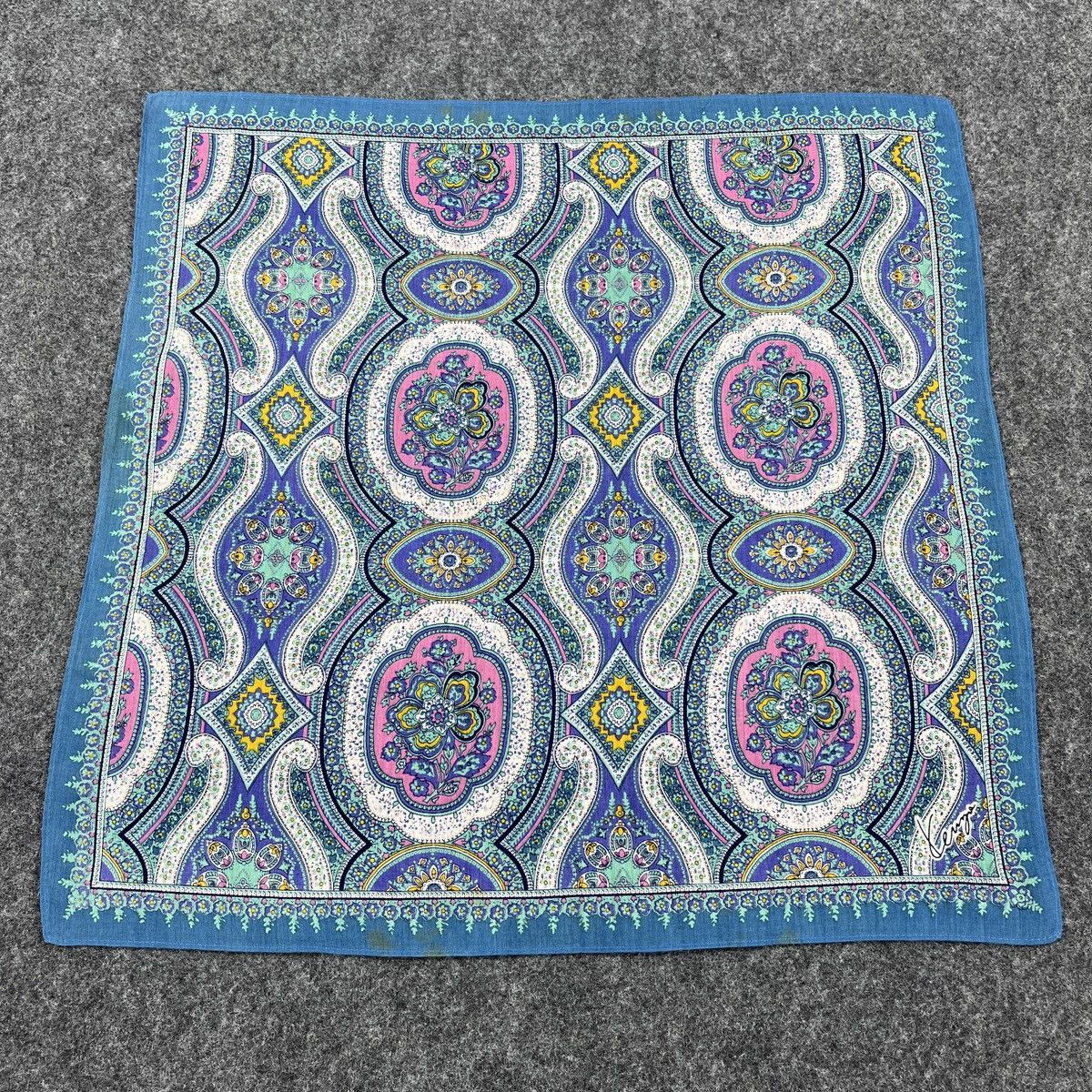 Kenzo Kenzo Handkerchief / Bandana / Neckerchief / Headscarf B310 Size ONE SIZE - 1 Thumbnail