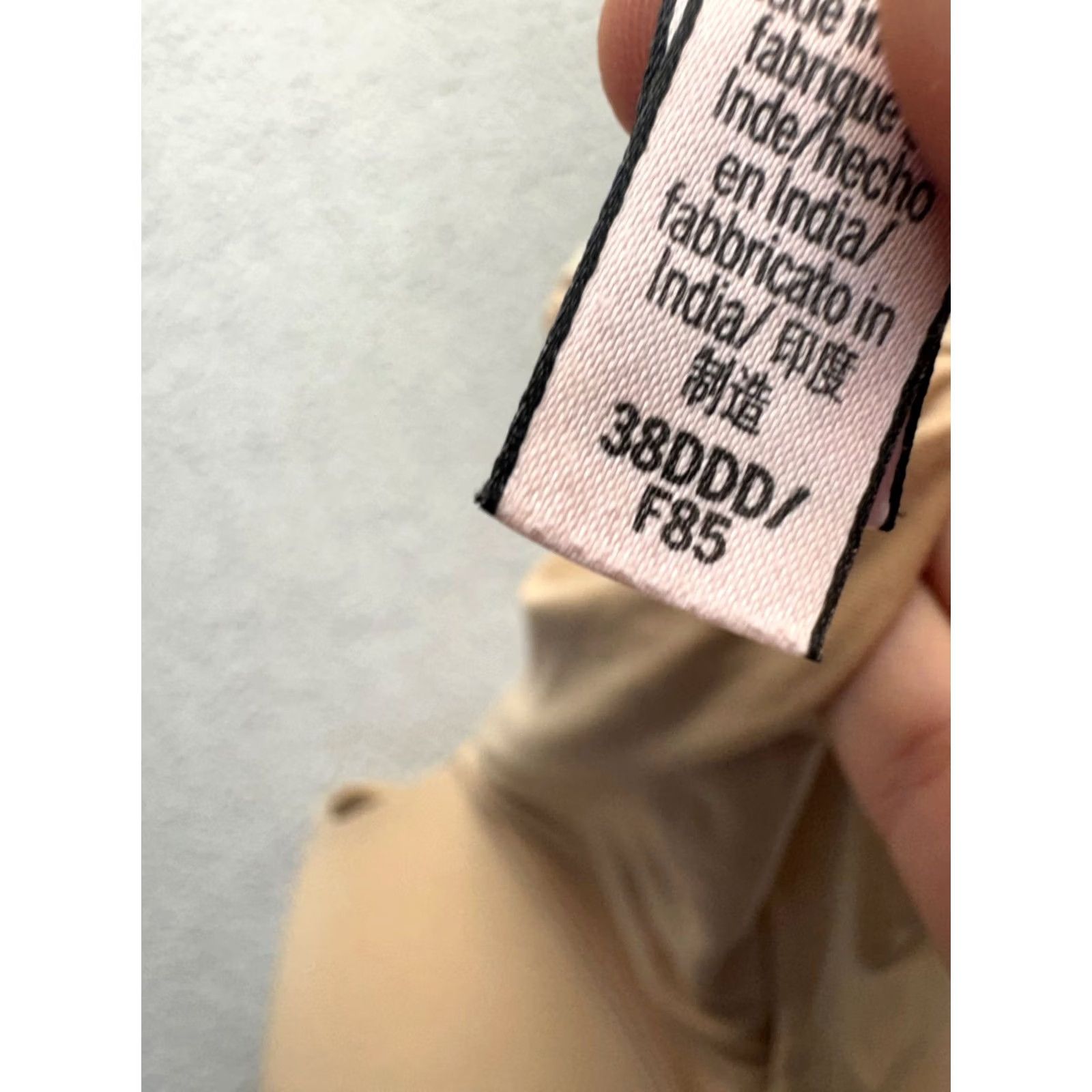 Victoria's Secret Victoria's Secret Body By Victoria Bra 38DDD Beige T-Shirt Bra Womens Underwire Hook & Eye 38Ddd Like New Size ONE SIZE - 7 Thumbnail