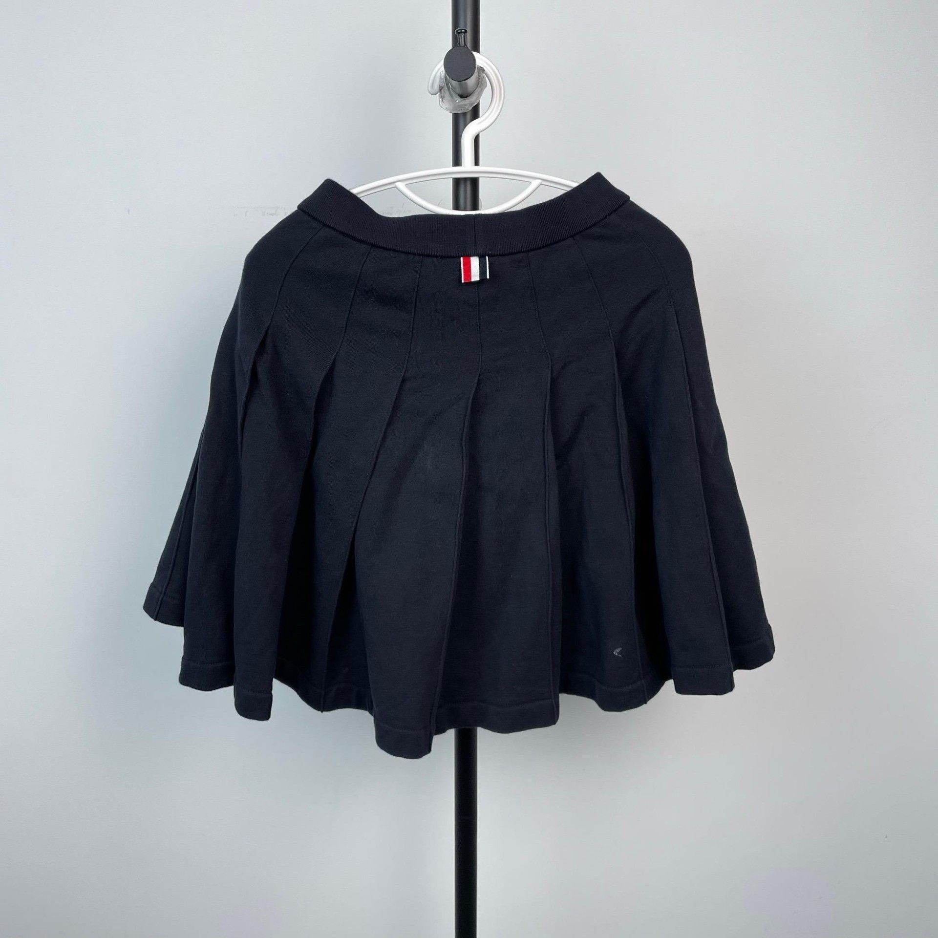 Thom Browne Thom Browne Navy Mini Pleated Skirt. Size 37" - 2 Thumbnail