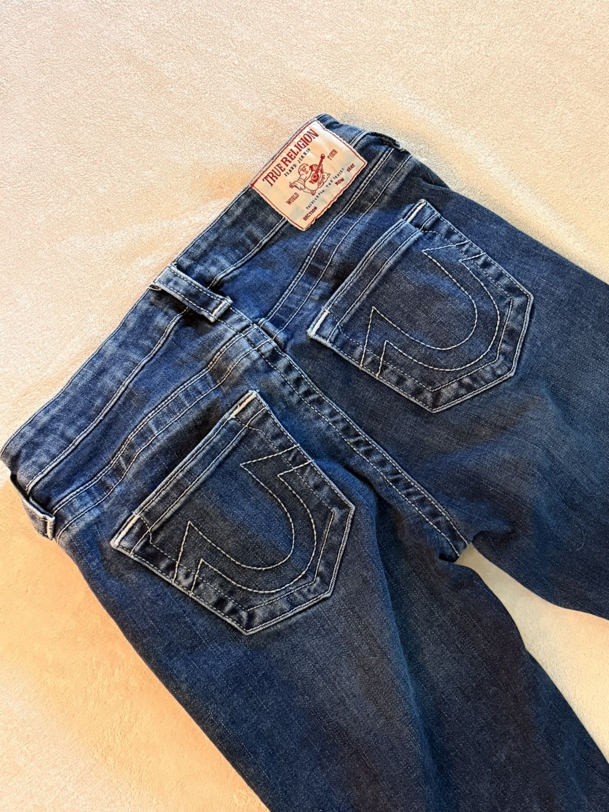 True Religion True Religion Becca Flare Jeans – Dark Wash Raw Hem Y2K Size 27" / US 4 / IT 40 - 2 Thumbnail