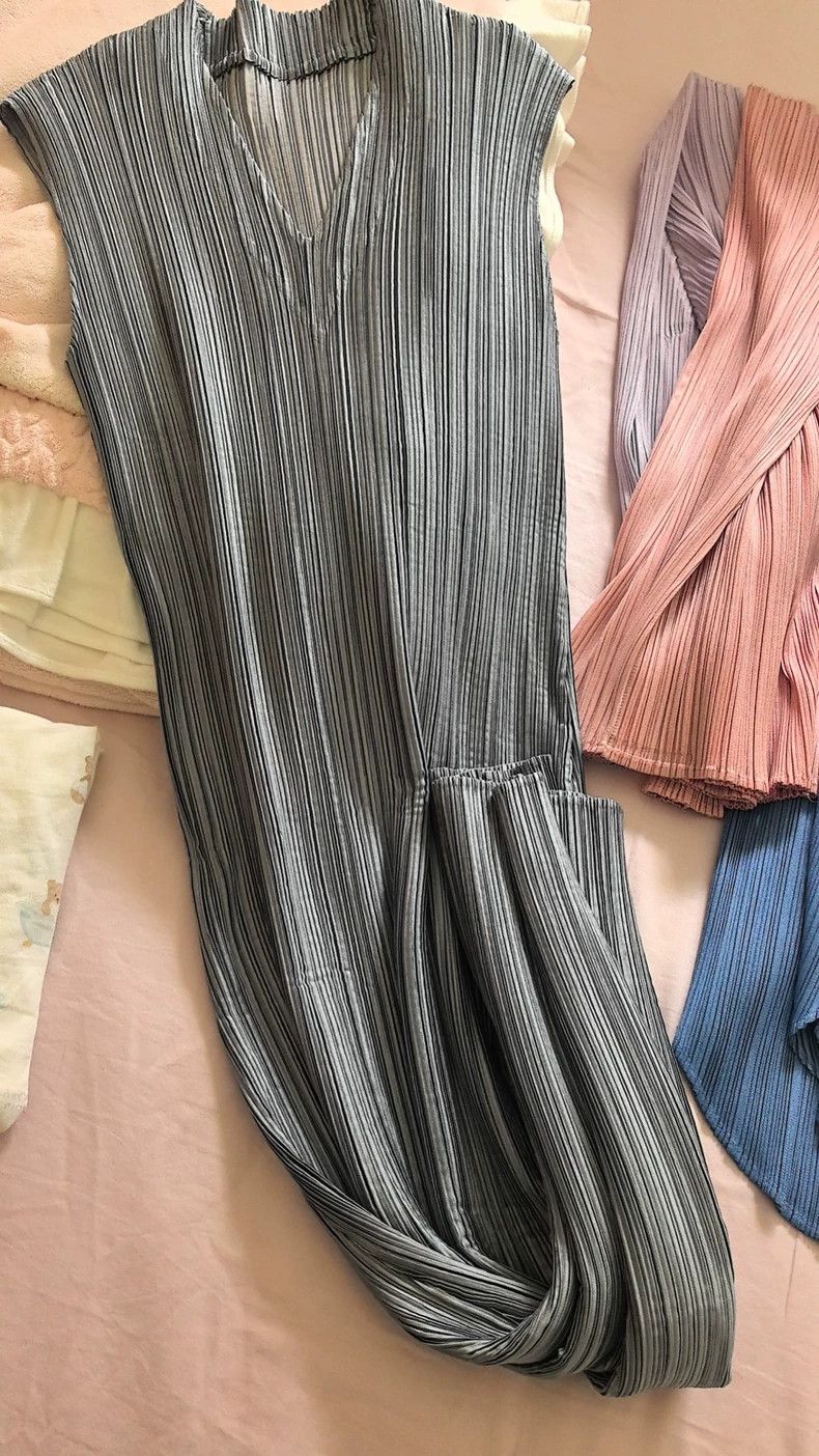 Issey Miyake Issey Miyake Grey dress Size M / US 6-8 / IT 42-44 - 2 Thumbnail