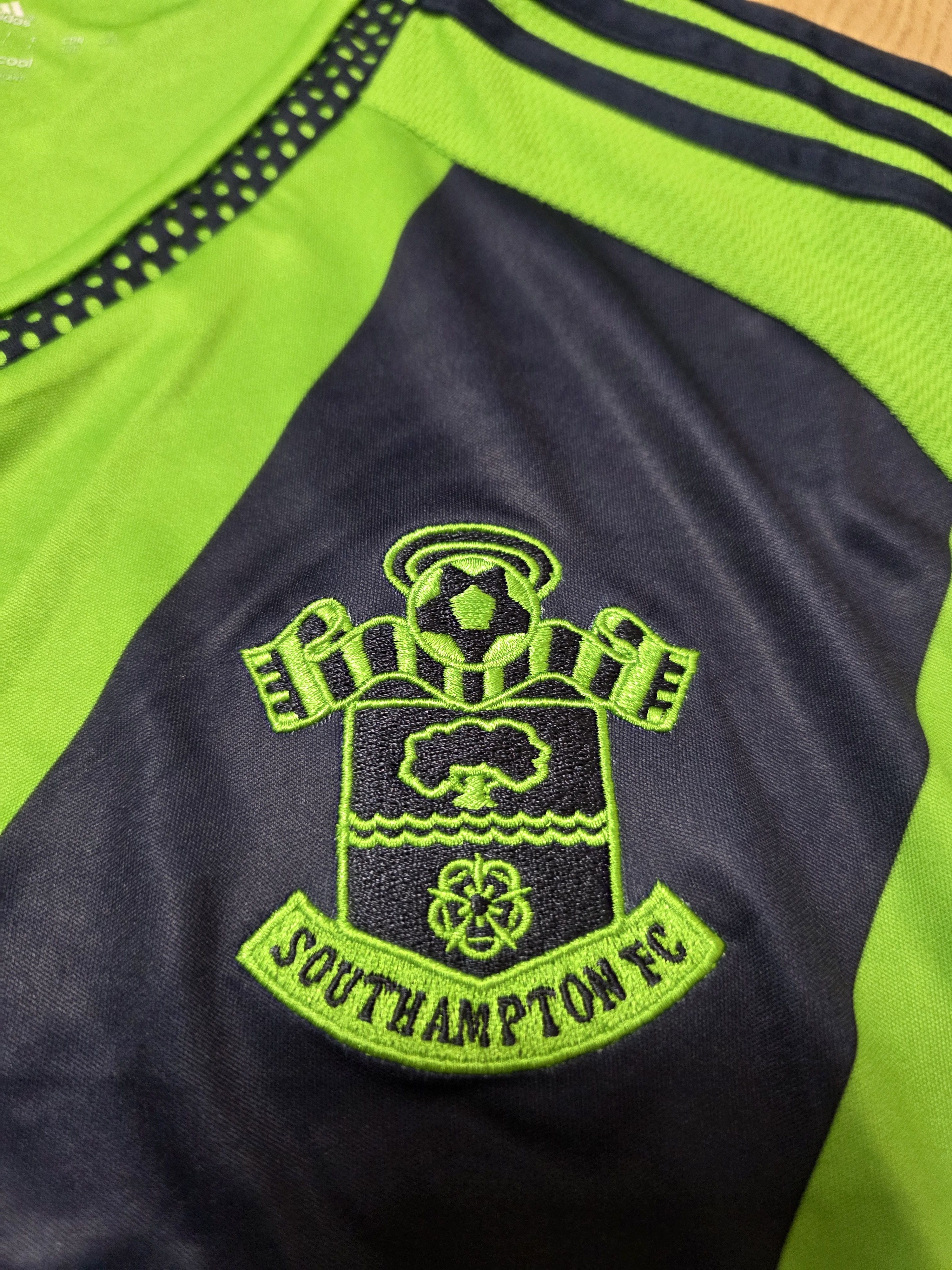 Adidas SOUTHAMPTON 2015 2016 AWAY FOOTBALL SHIRT SOCCER JERSEY Size US L / EU 52-54 / 3 - 4 Thumbnail