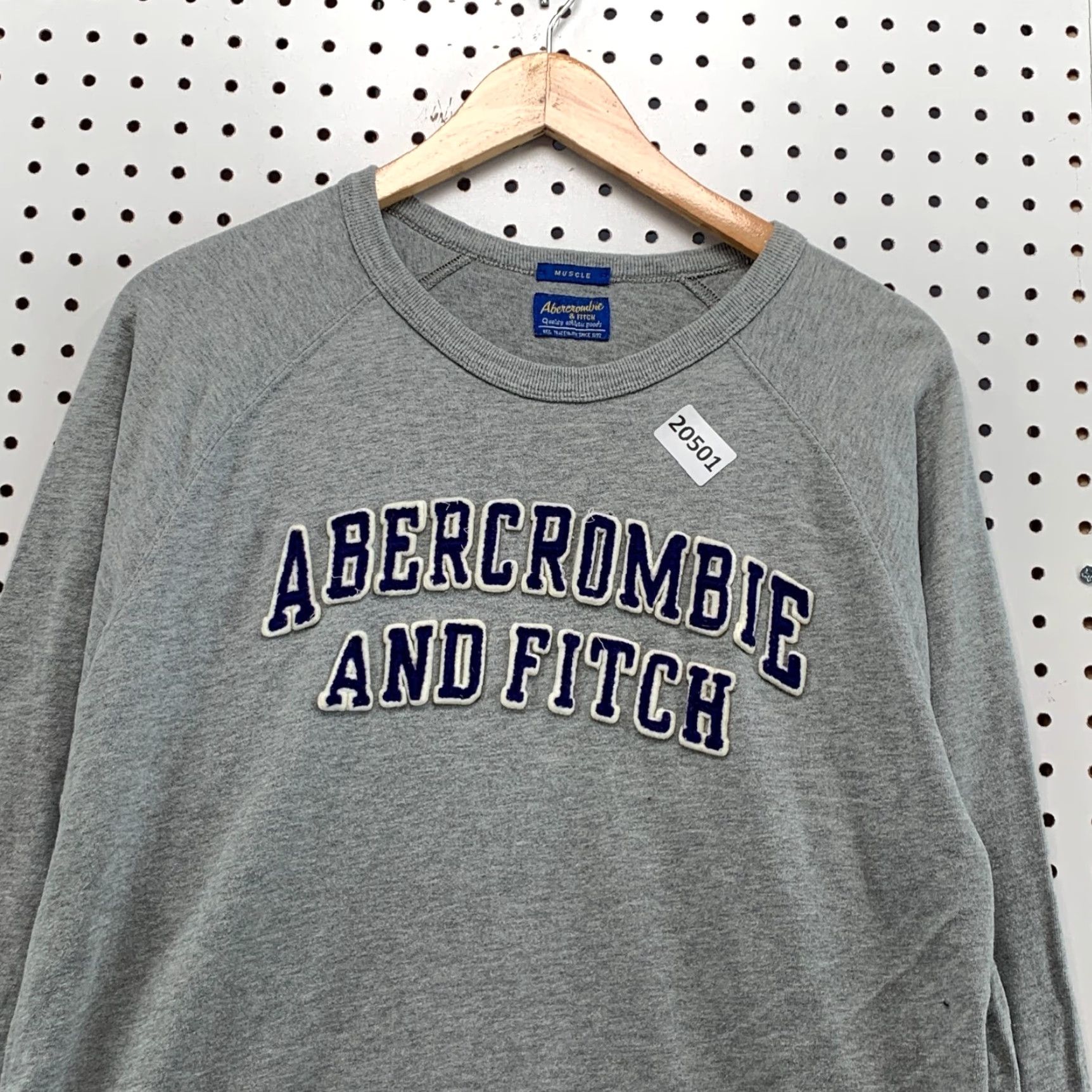 Abercrombie & Fitch VTG Abercrombie & Fitch Shirt Men Long Sleeve L Gray Embroidered Muscle 22.5x29.5 Mens Size US L / EU 52-54 / 3 - 2 Thumbnail